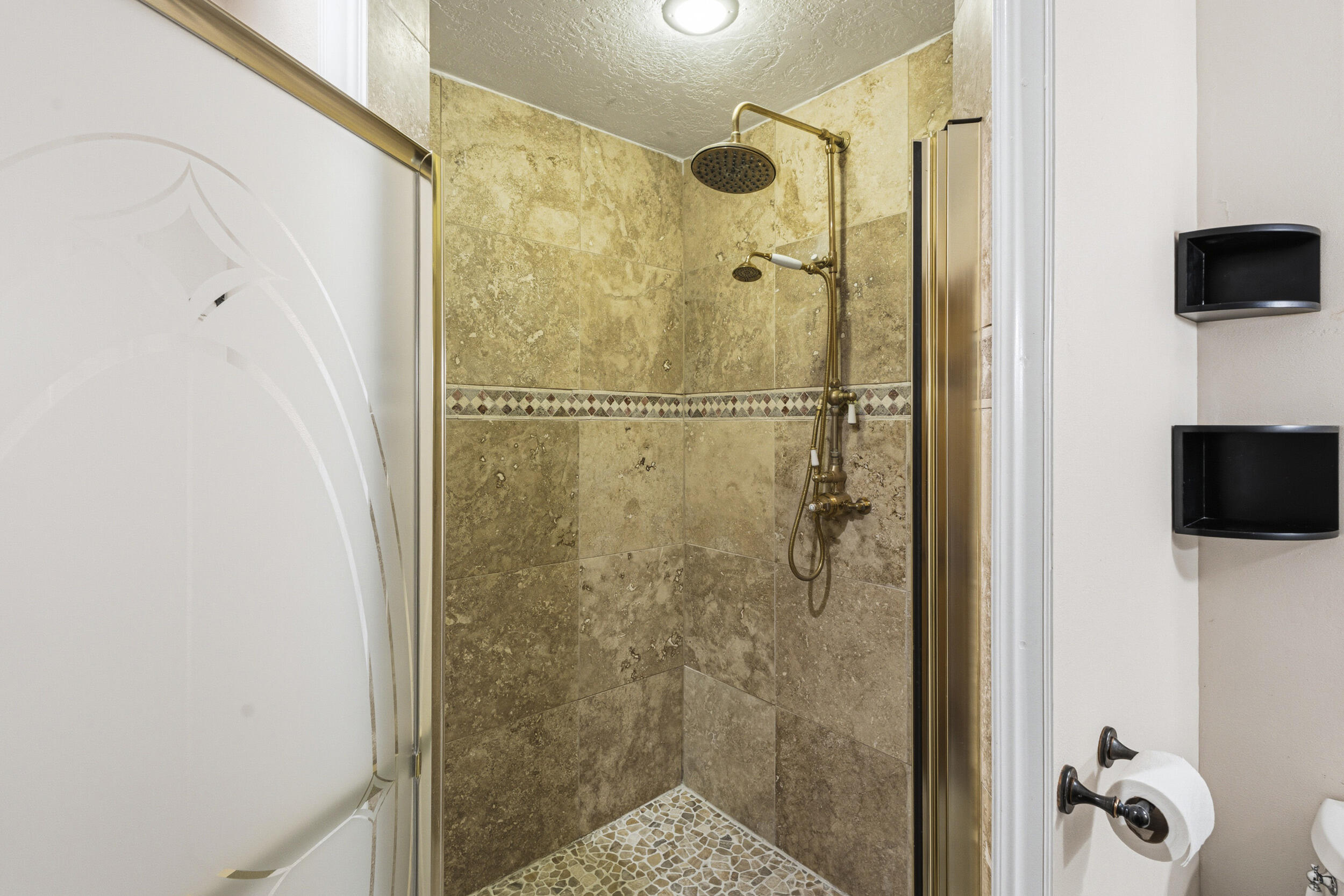 Photo 4 — 7009 Pala Mesa Court NE