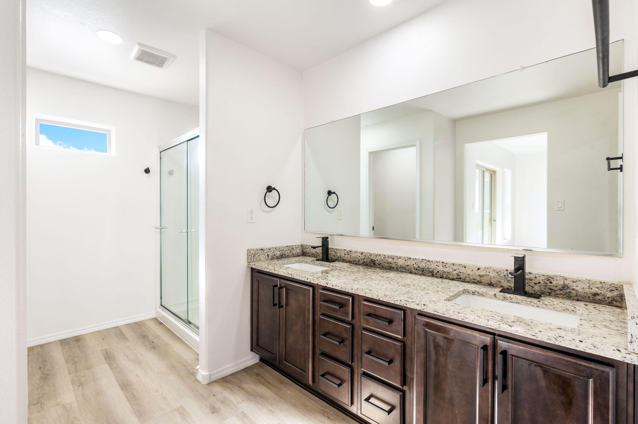 Photo 2 — 1520 Volponi Drive SE
