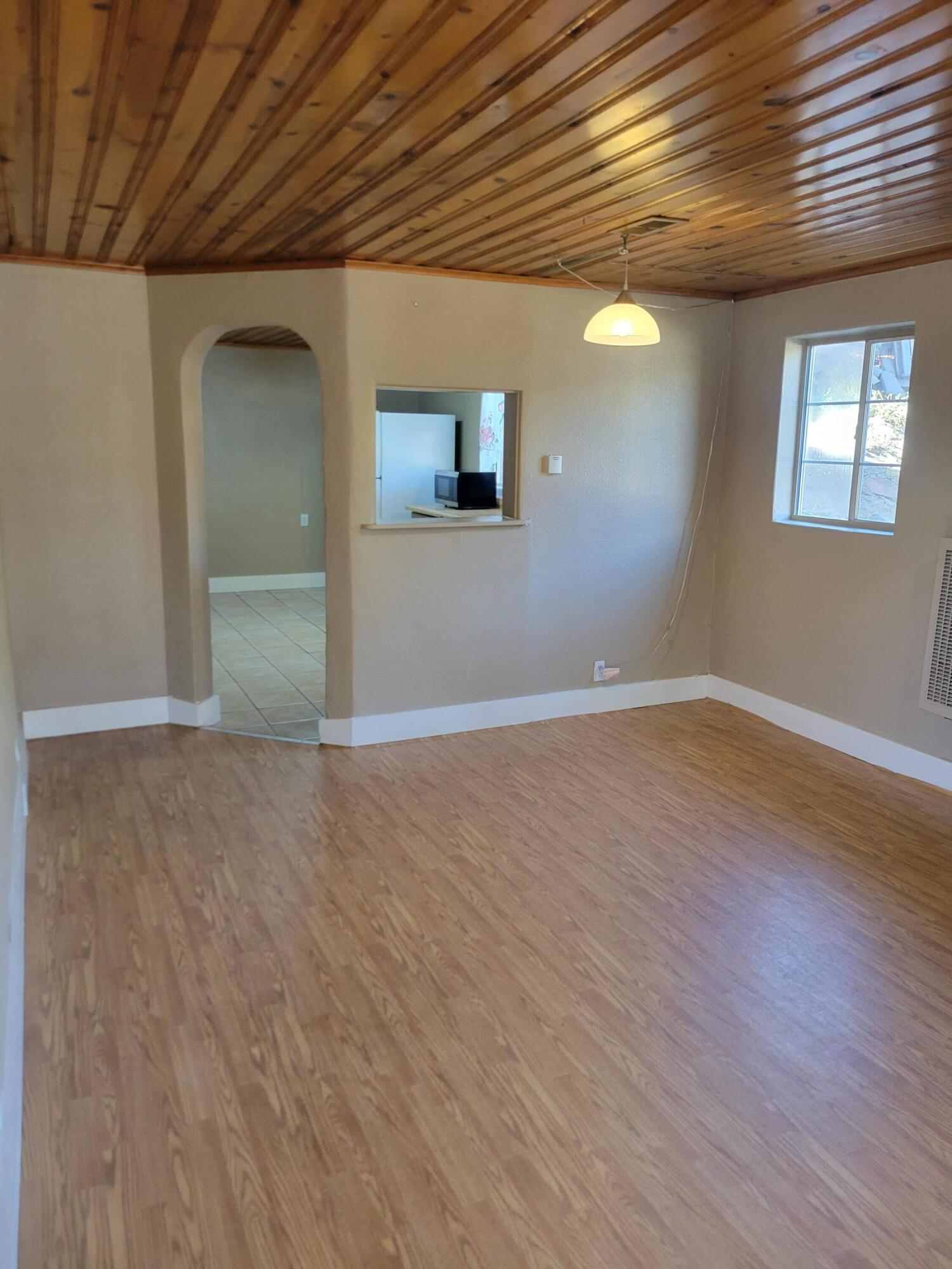 Photo 10 — 502 E Green Avenue