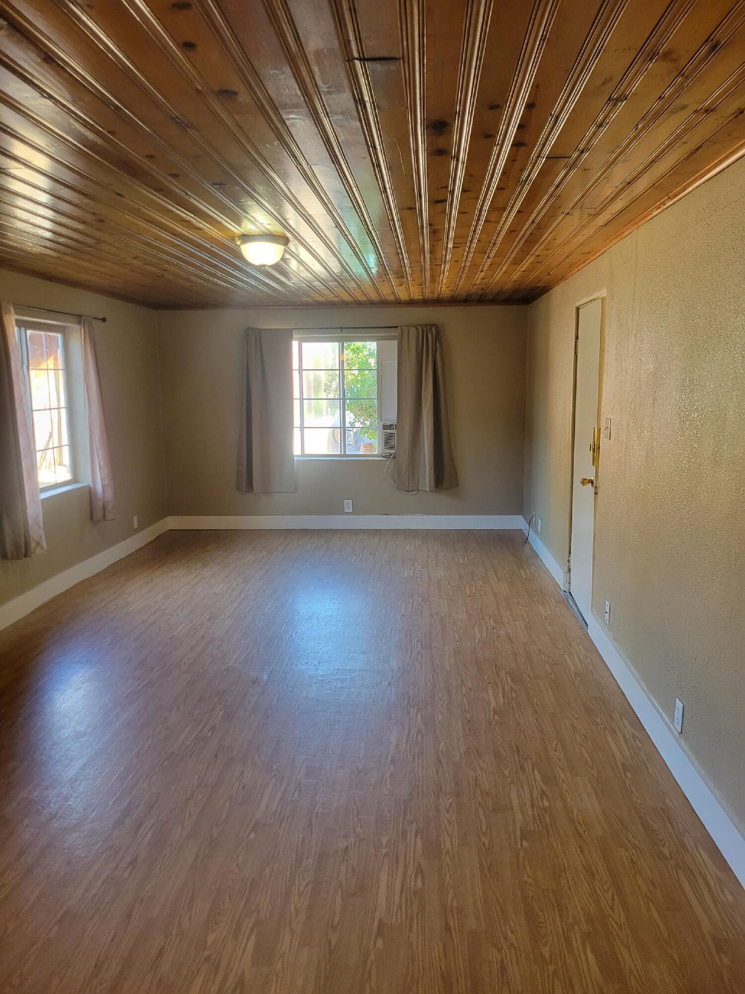 Photo 8 — 502 E Green Avenue