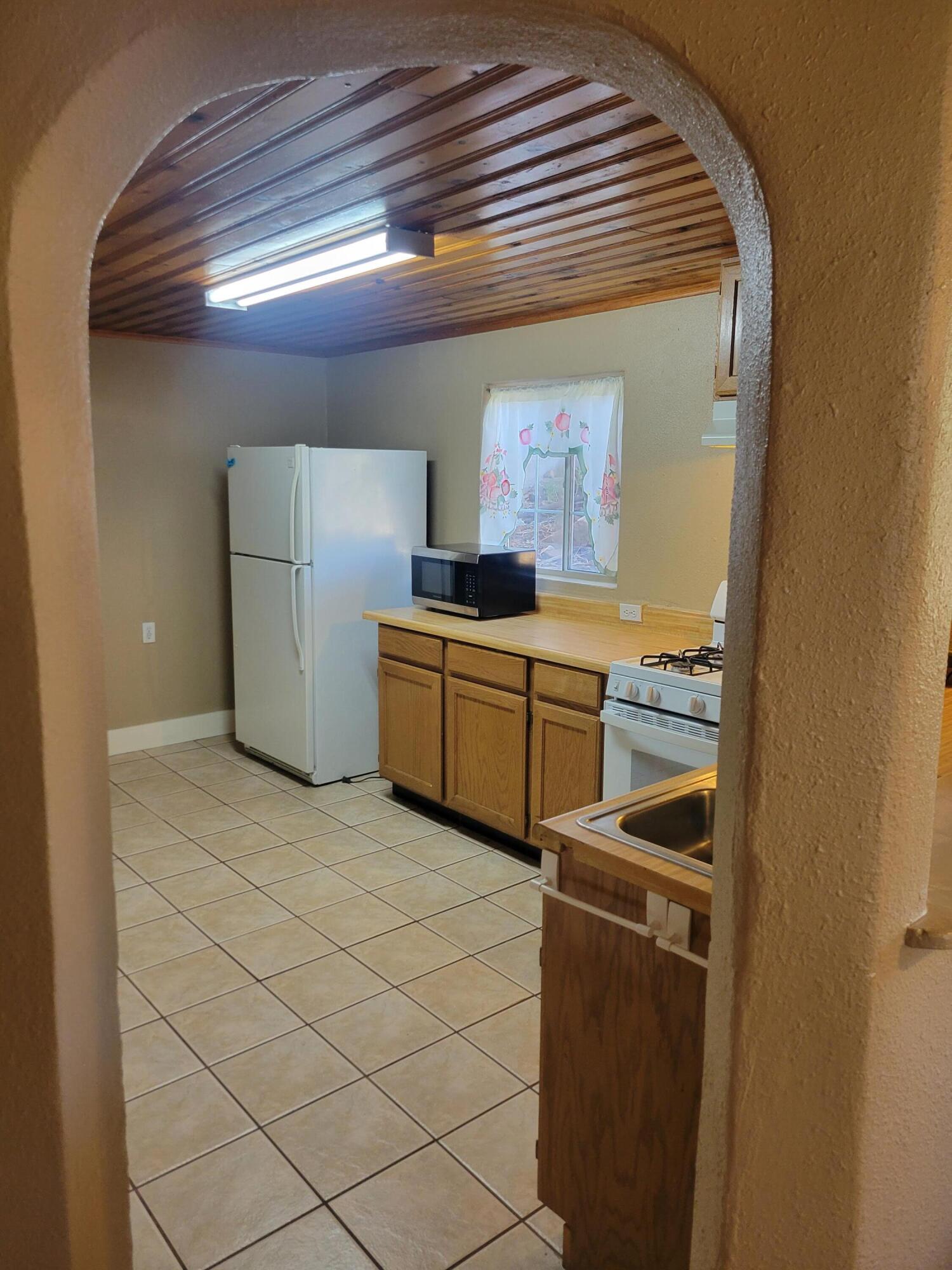 Photo 6 — 502 E Green Avenue