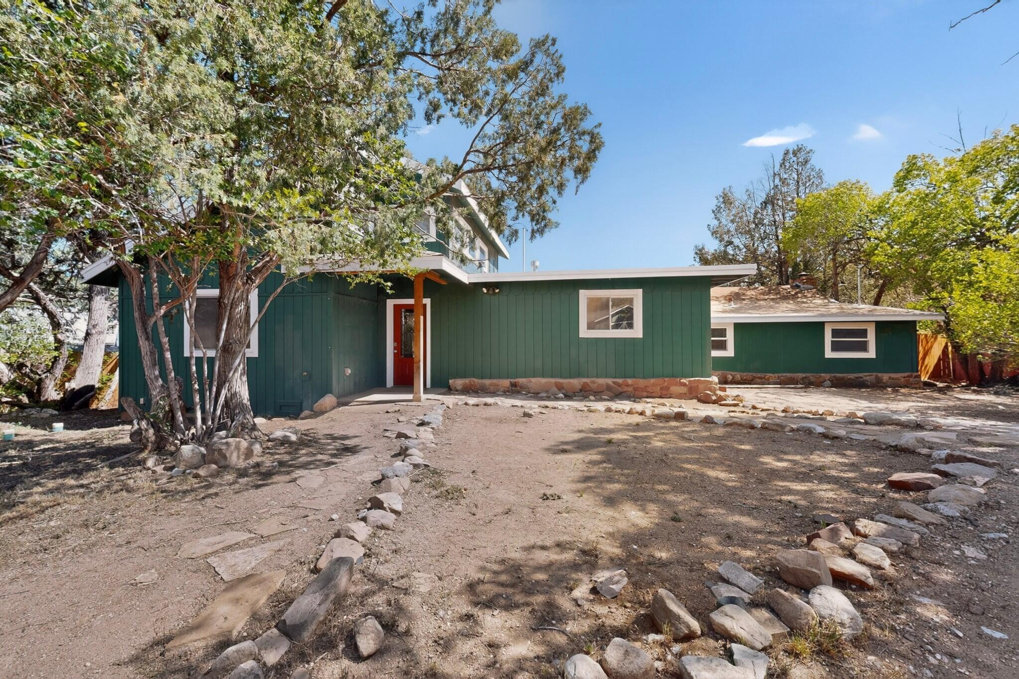 2 Sandia Park Lane