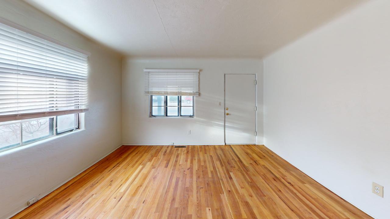 Photo 6 — 1003 Carlisle Boulevard SE