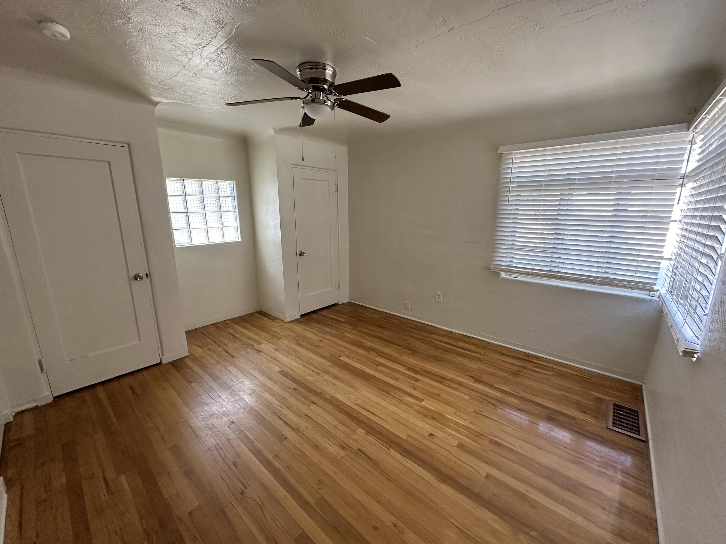 Photo 15 — 1003 Carlisle Boulevard SE