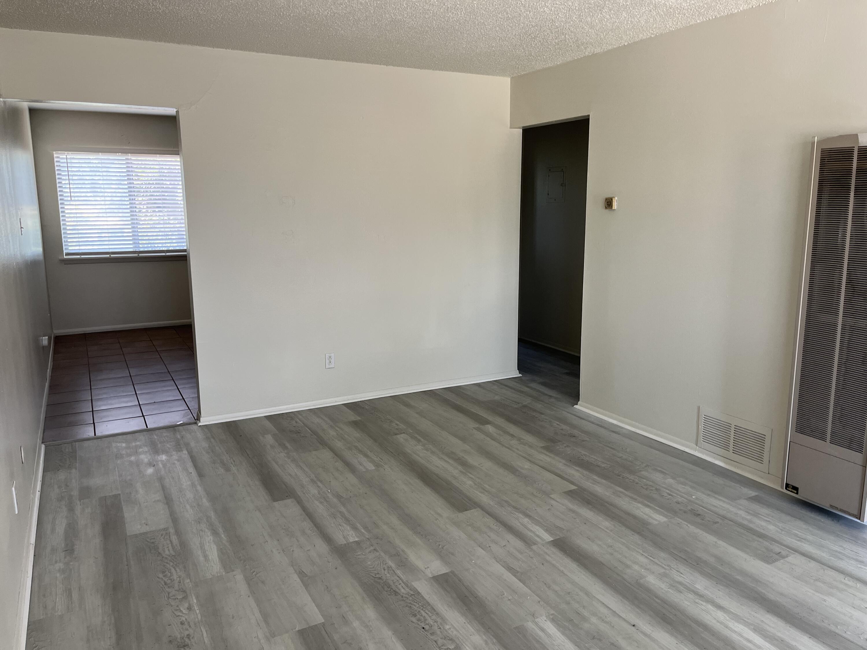 Photo 2 — 1005 Carlisle Boulevard SE