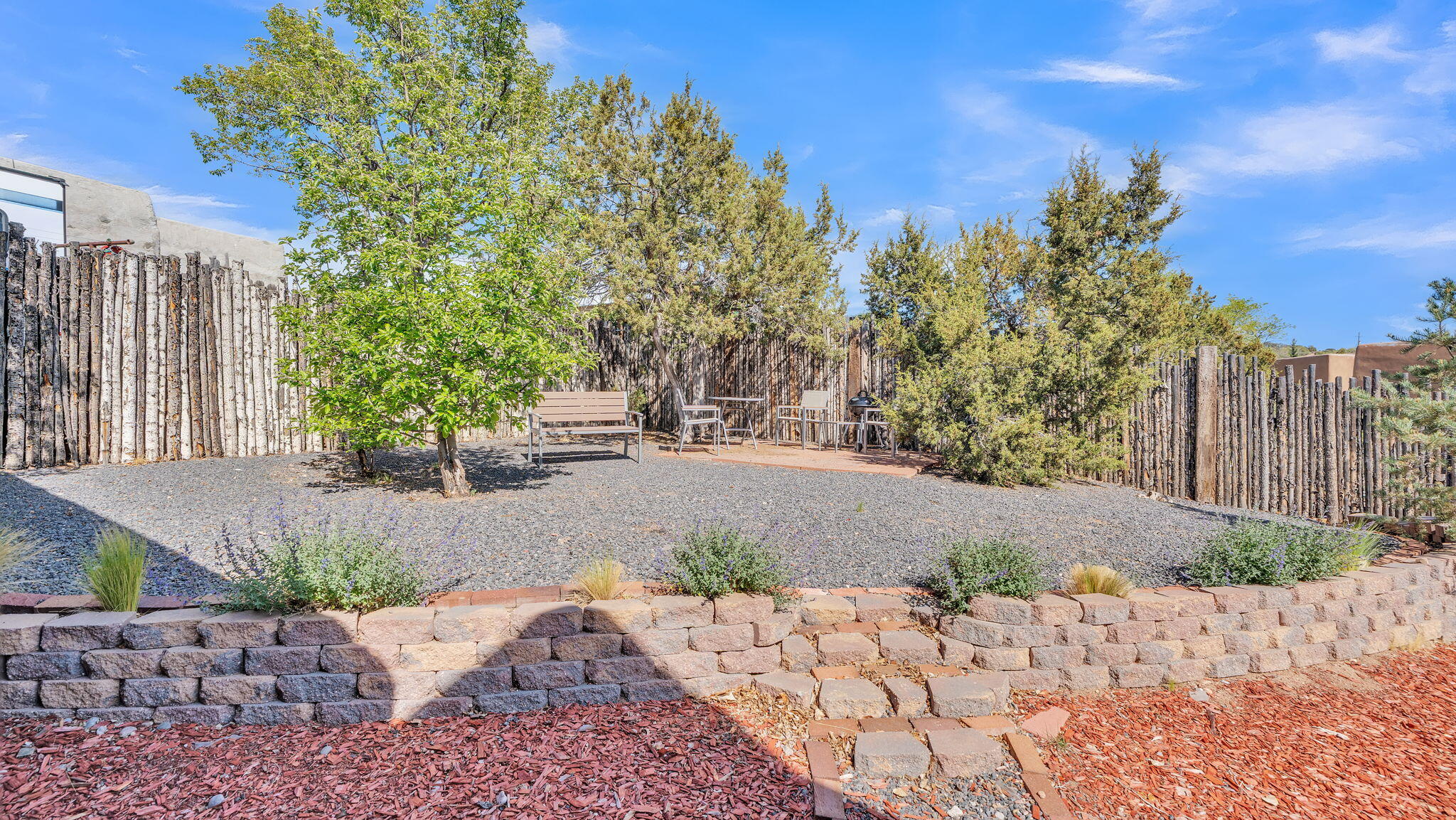 Photo 14 — 424 Apodaca Hill Street