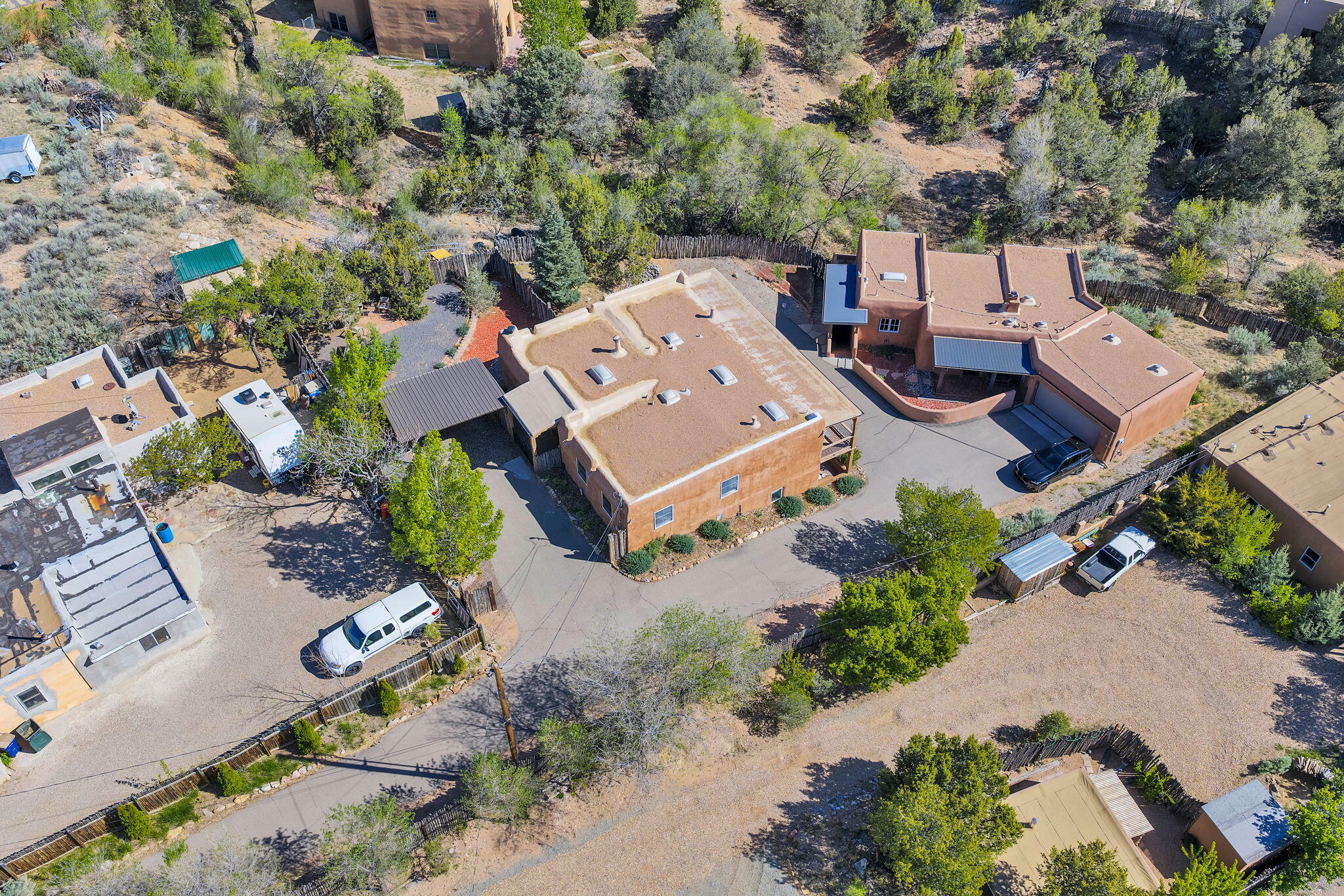 Photo 13 — 424 Apodaca Hill Street
