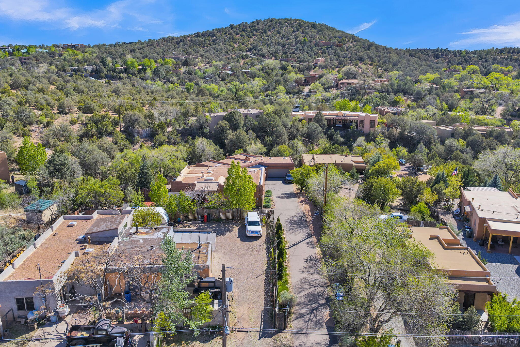 Photo 10 — 424 Apodaca Hill Street