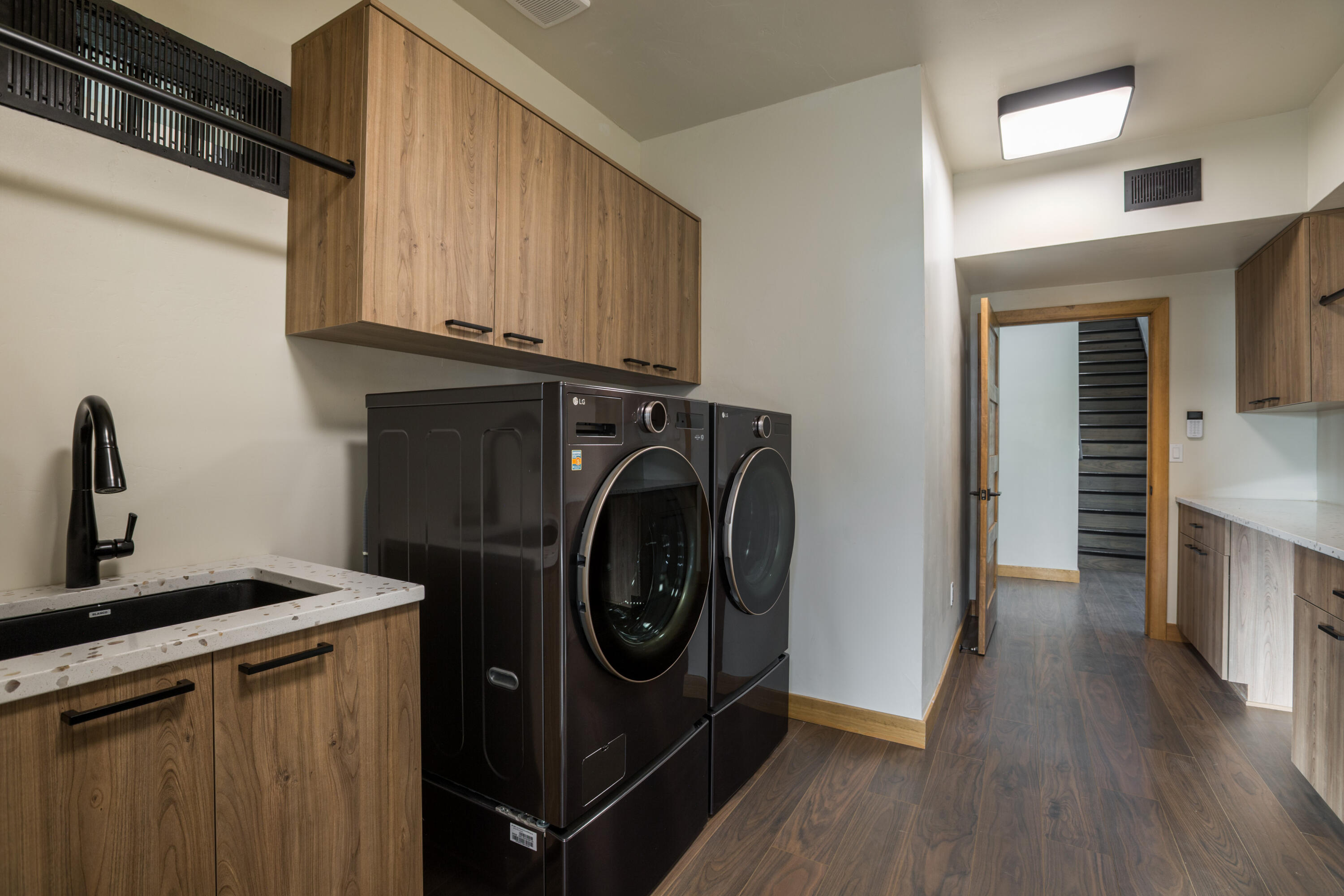 Photo 20 — 12055 Elena Drive NE