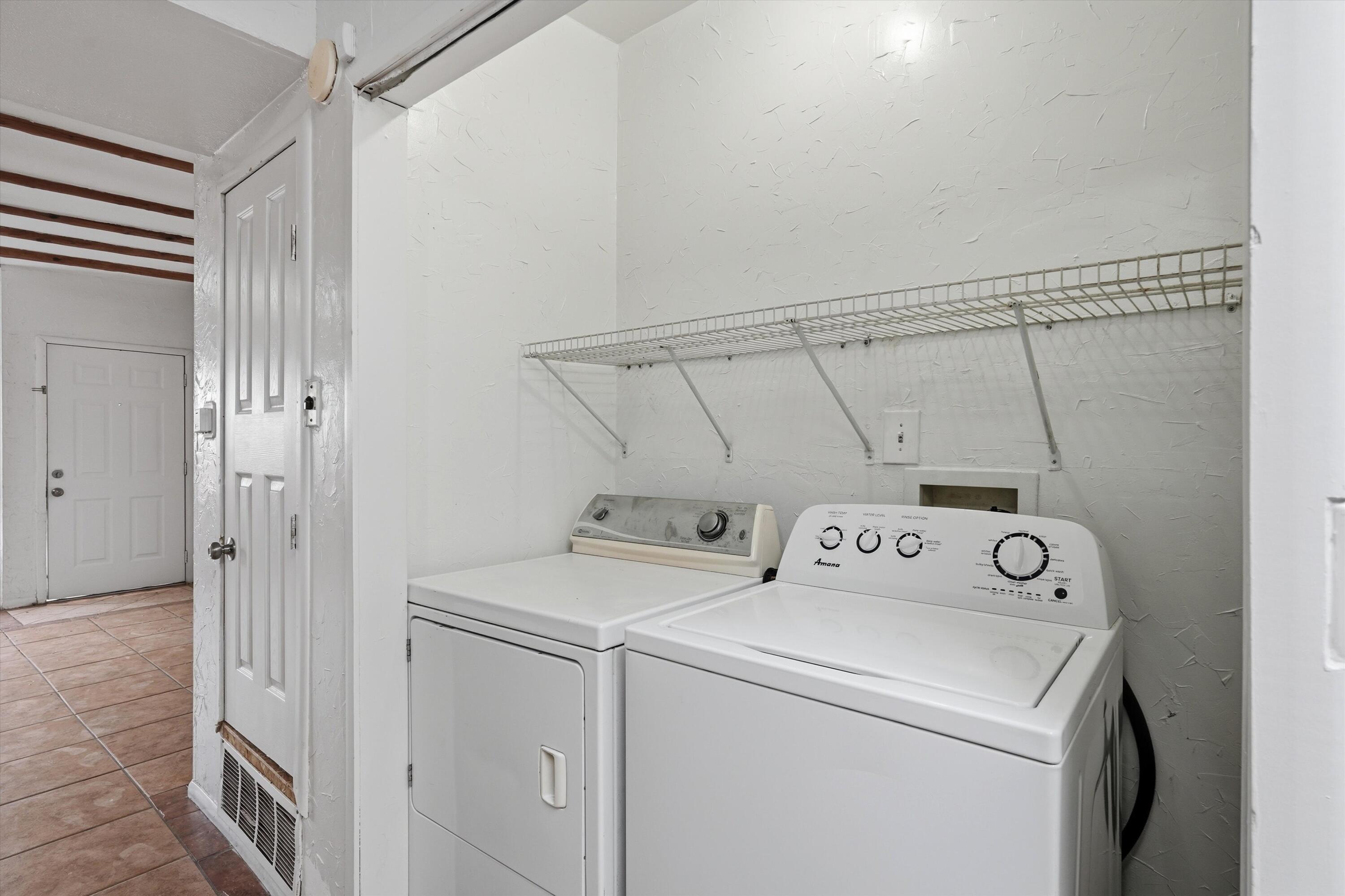 Photo 2 — 325 San Andres Avenue NW