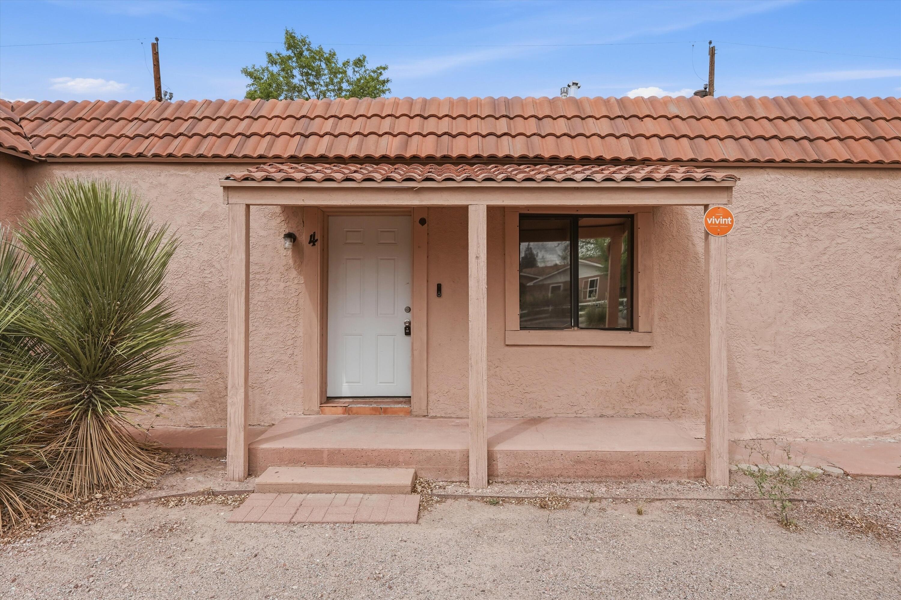 Photo 3 — 325 San Andres Avenue NW