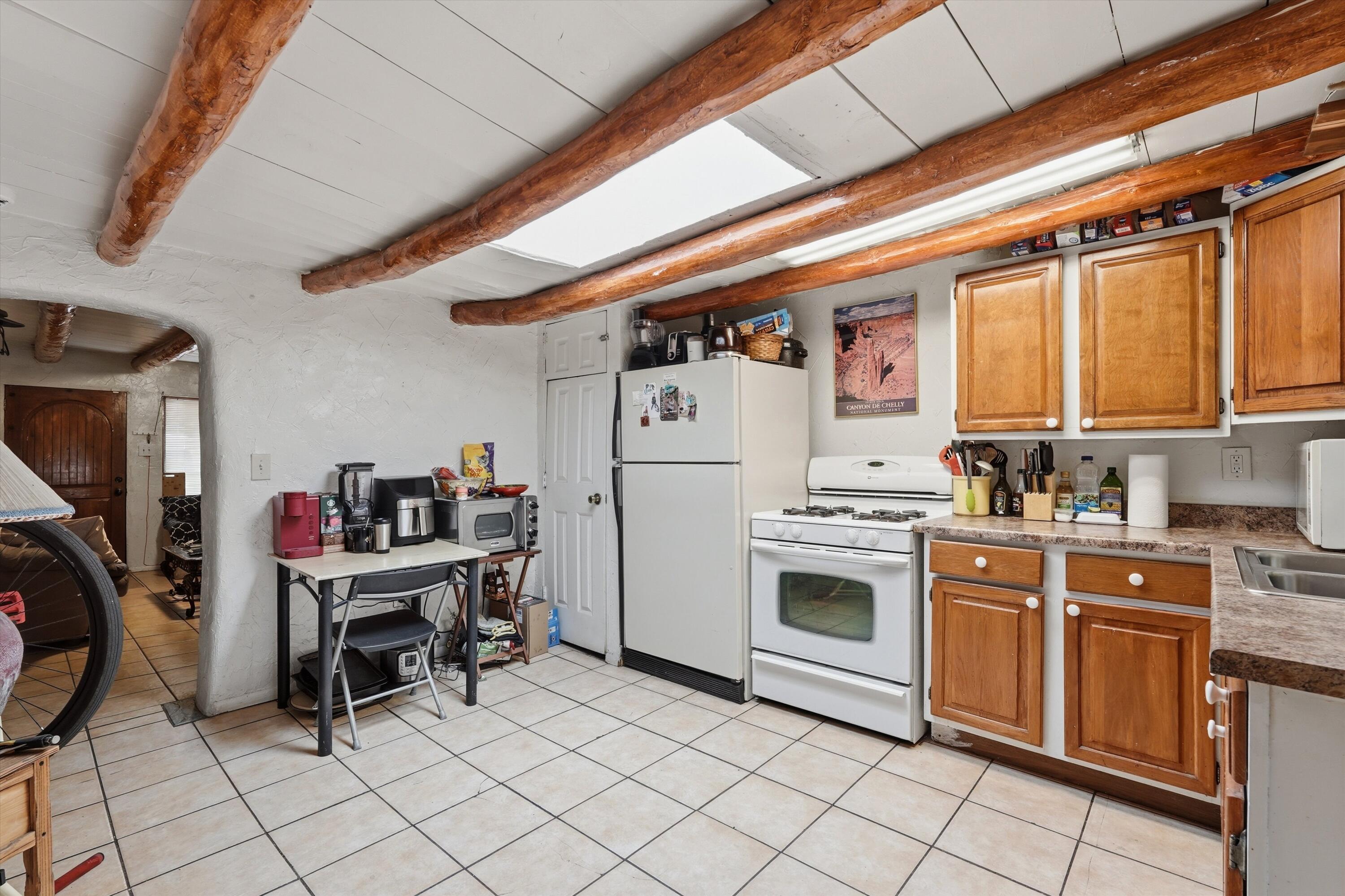 Photo 7 — 325 San Andres Avenue NW