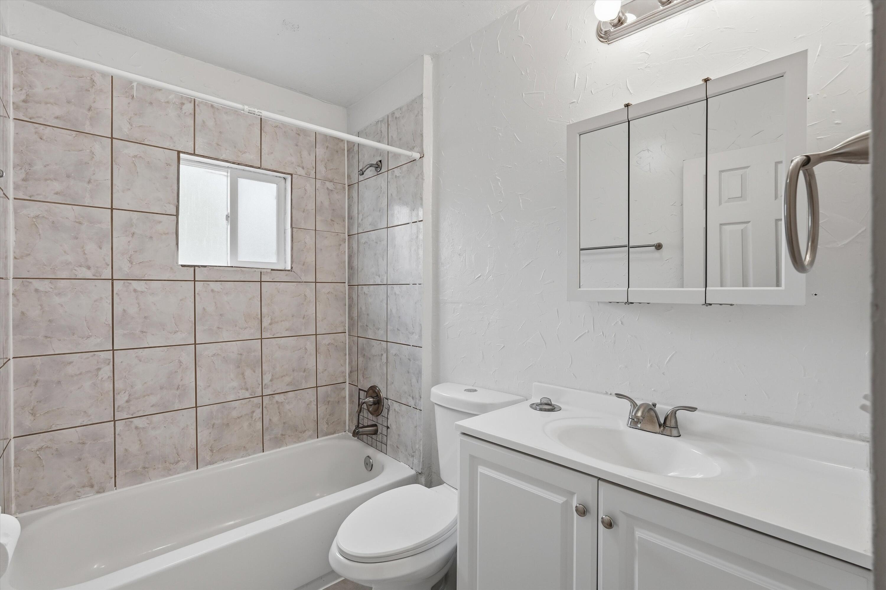 Photo 12 — 325 San Andres Avenue NW
