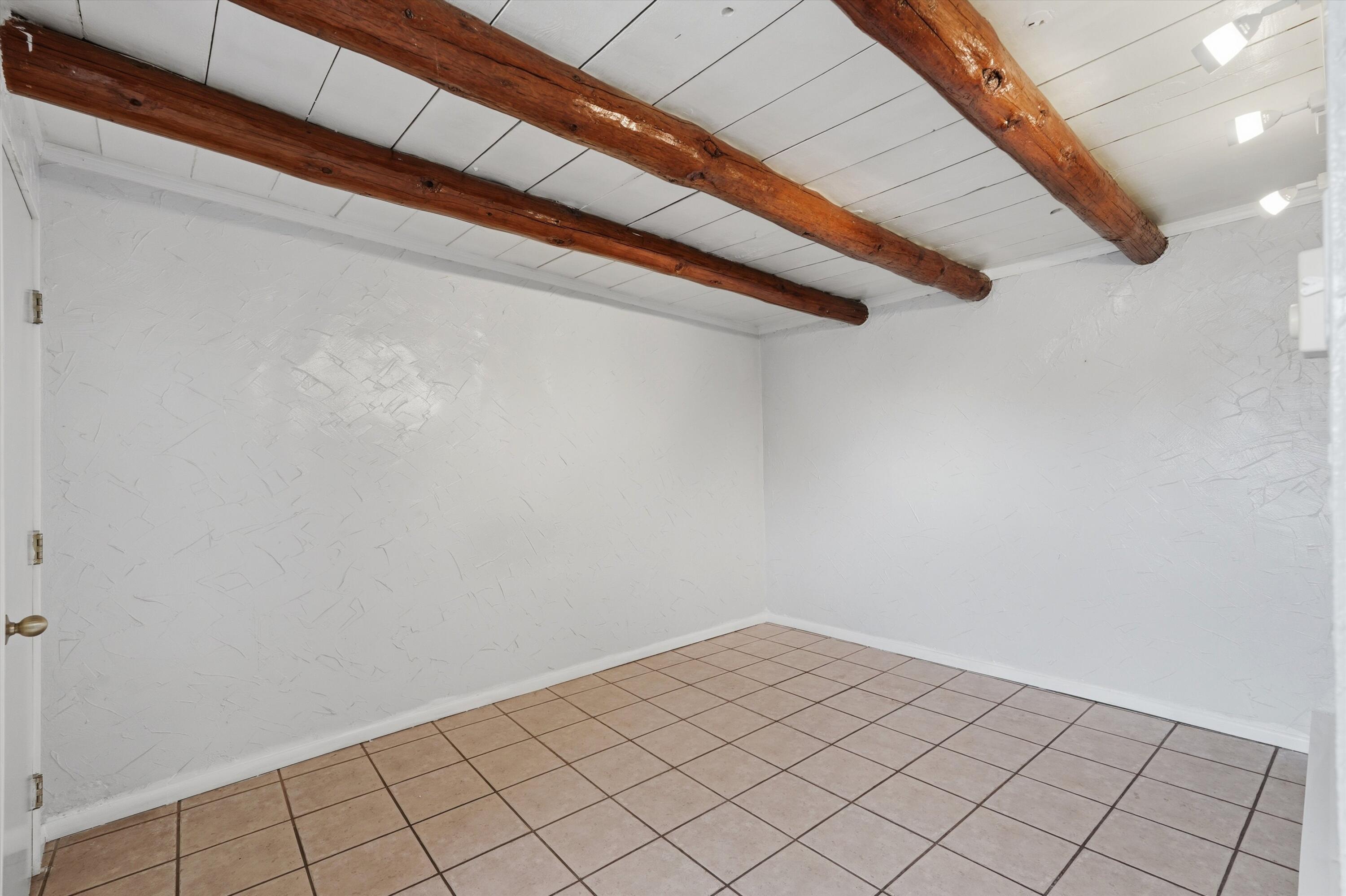 Photo 19 — 325 San Andres Avenue NW