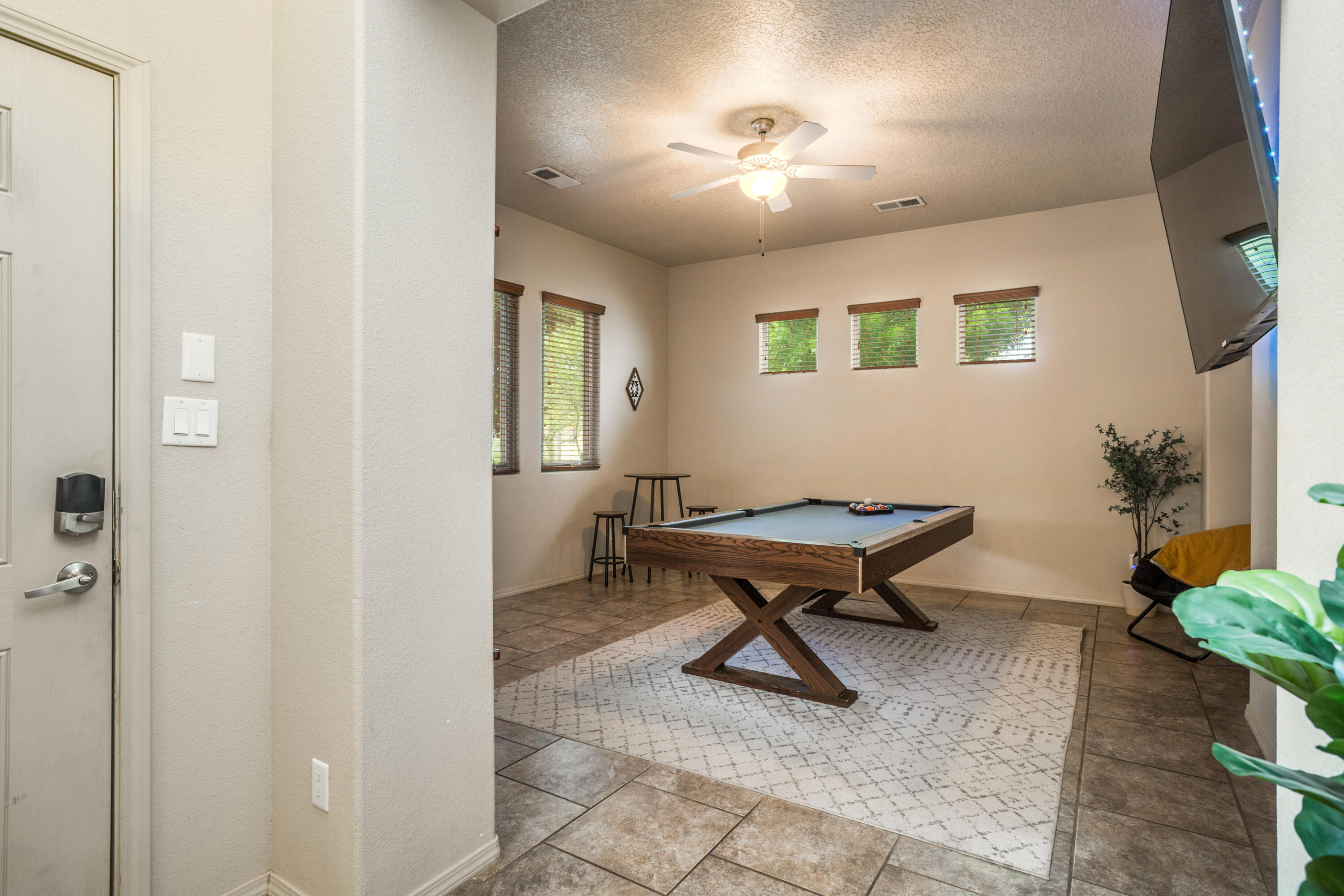 Photo 8 — 2331 Gandert Avenue SE