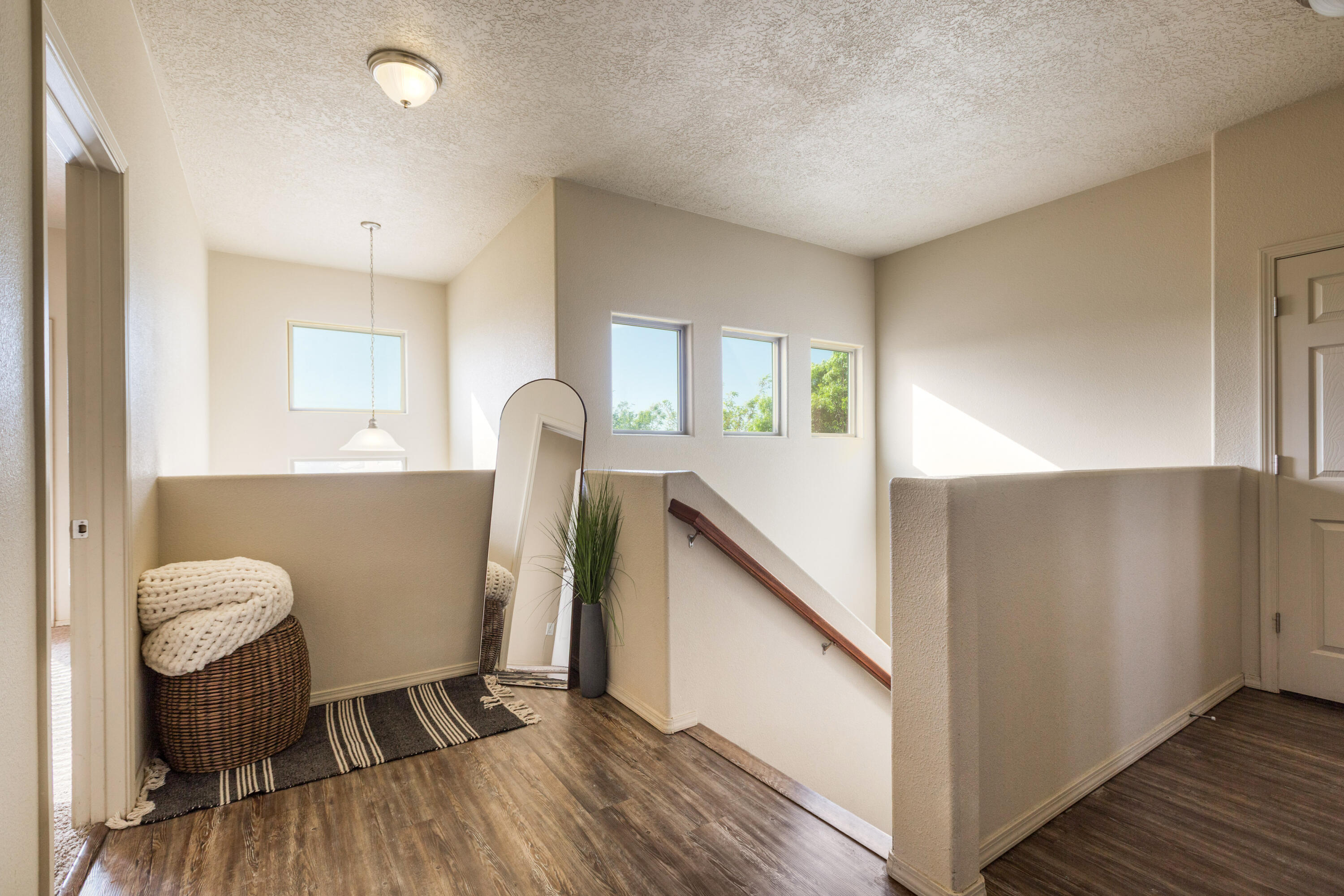Photo 12 — 2331 Gandert Avenue SE