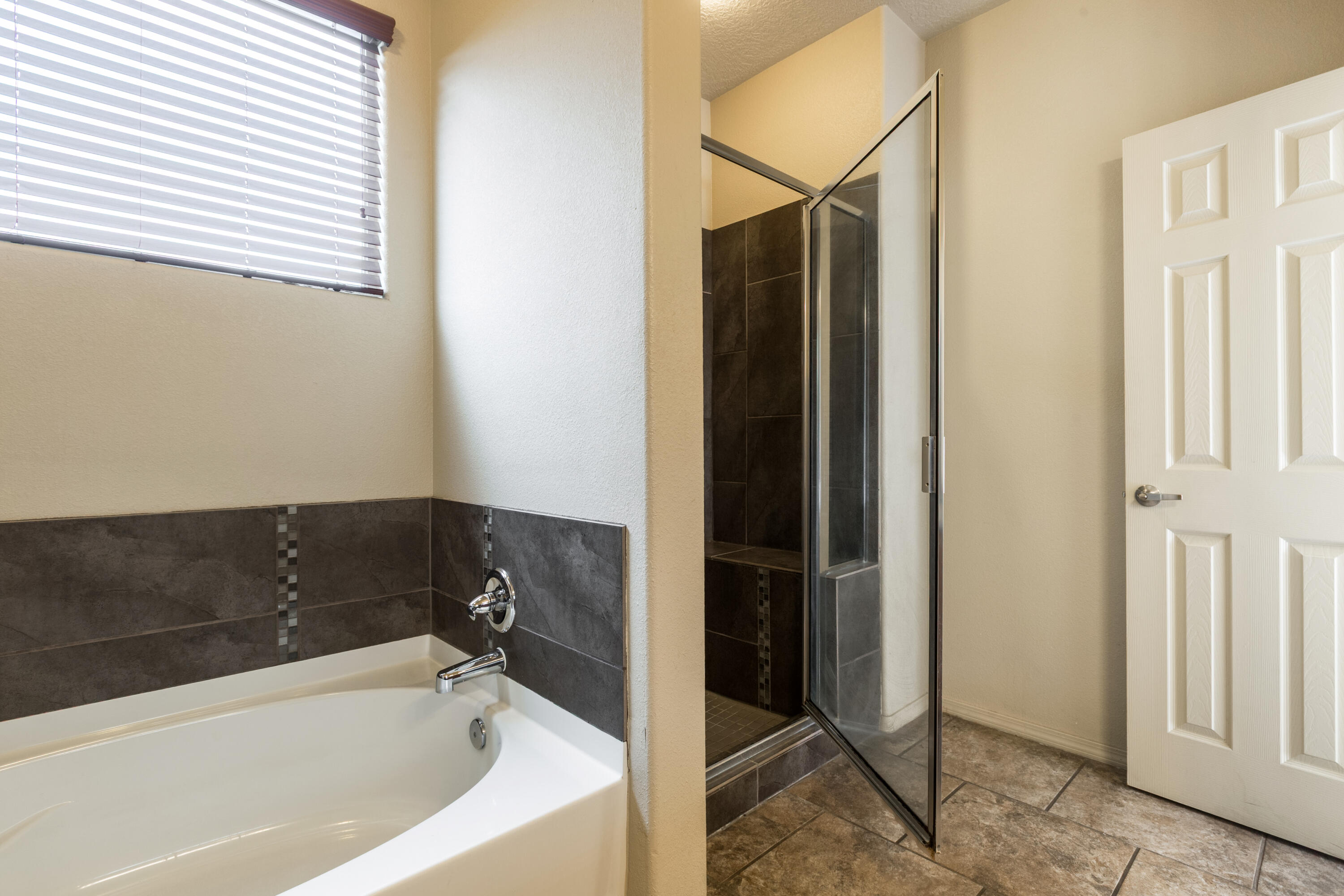 Photo 16 — 2331 Gandert Avenue SE