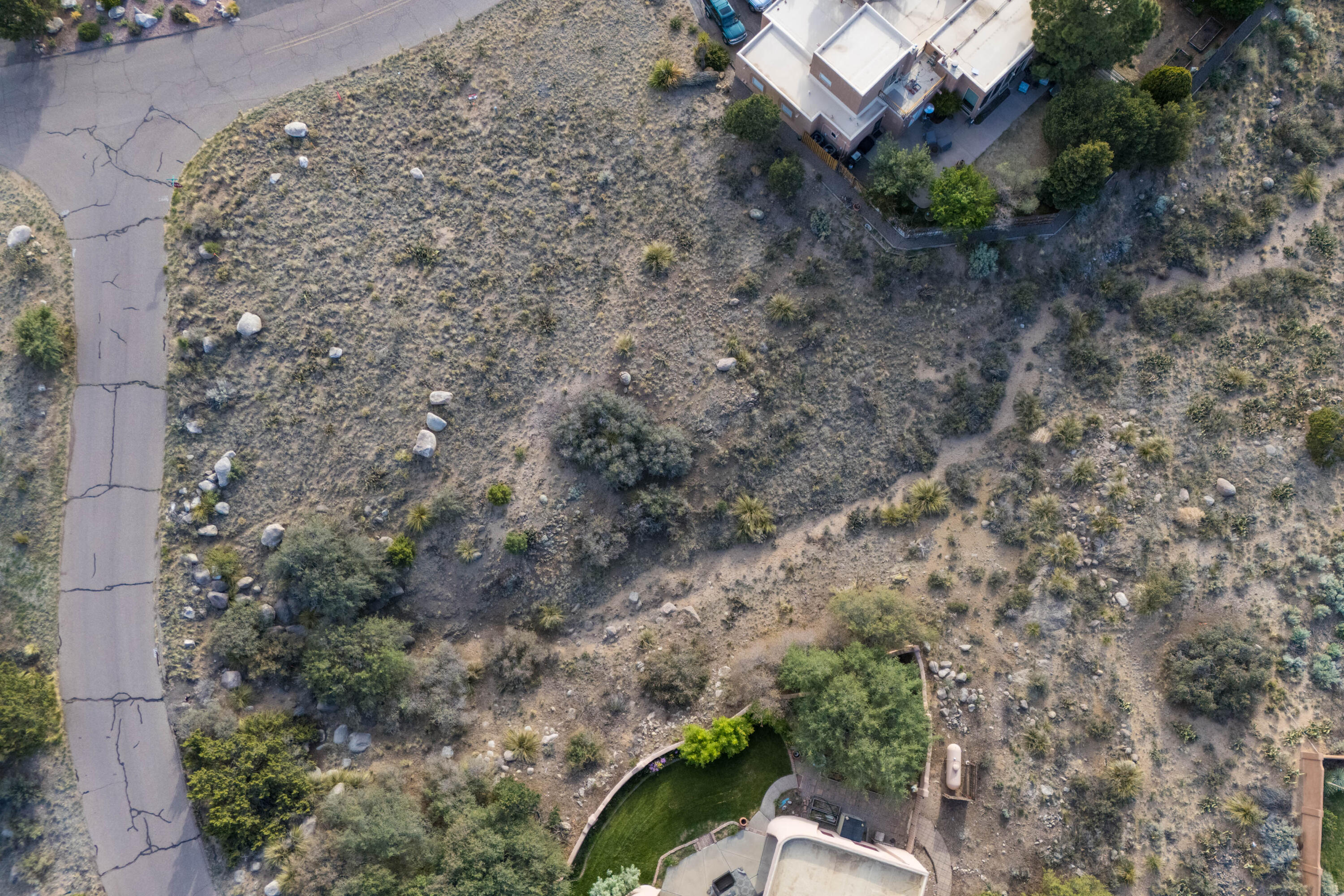 Photo 3 — 622 Cougar Loop NE