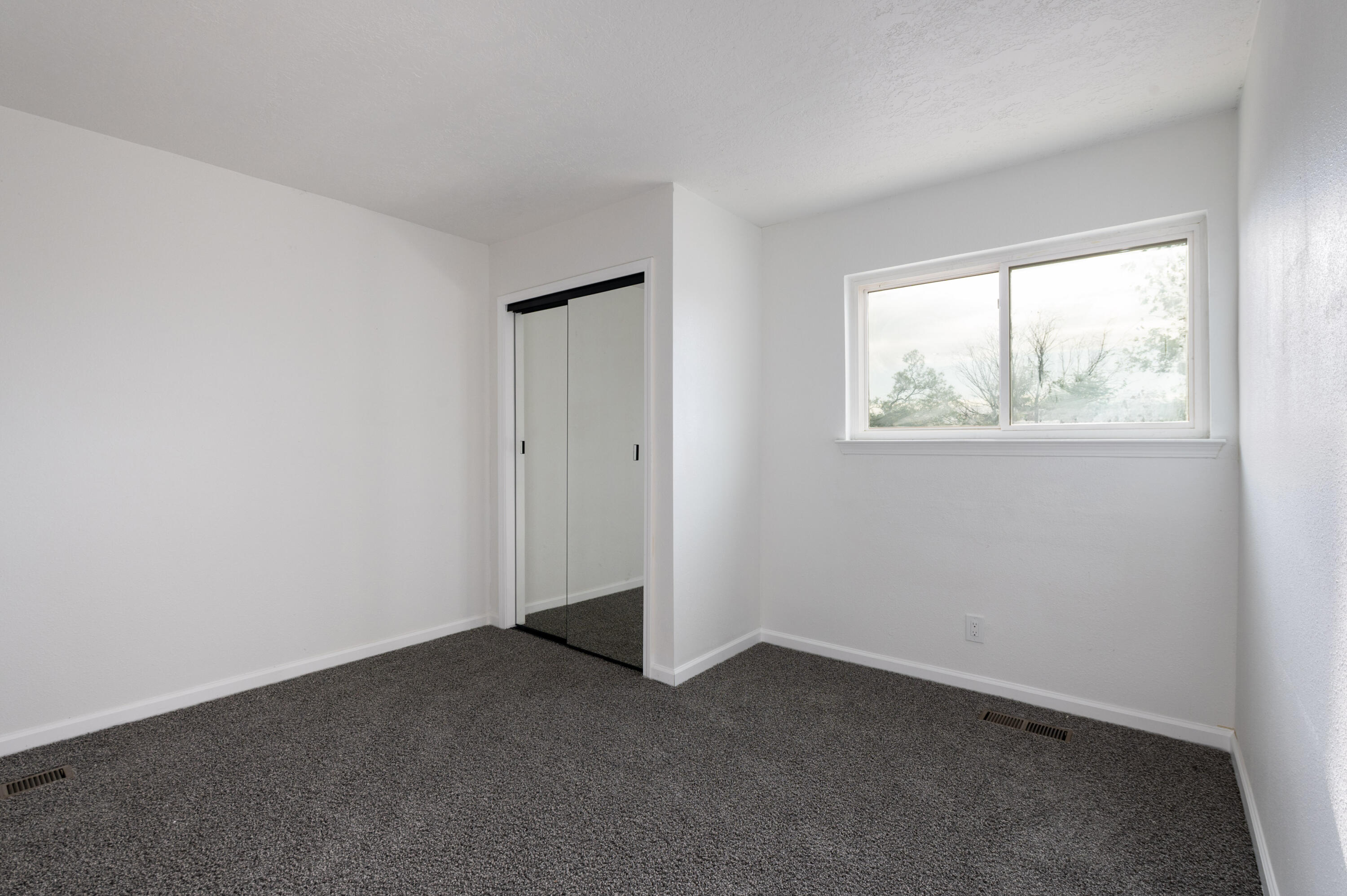 Photo 16 — 303 Oreja De Oro Drive SE