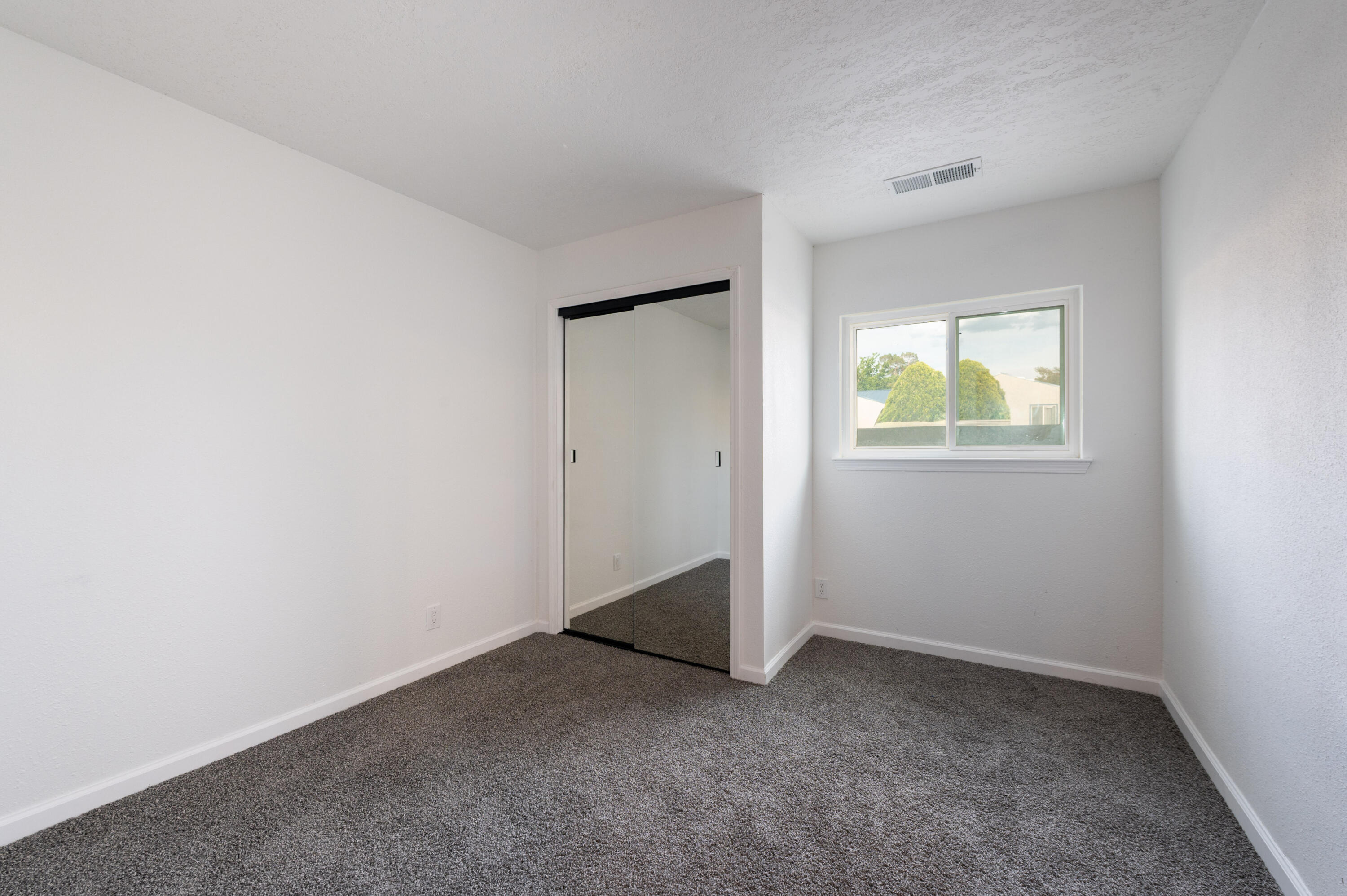 Photo 14 — 303 Oreja De Oro Drive SE