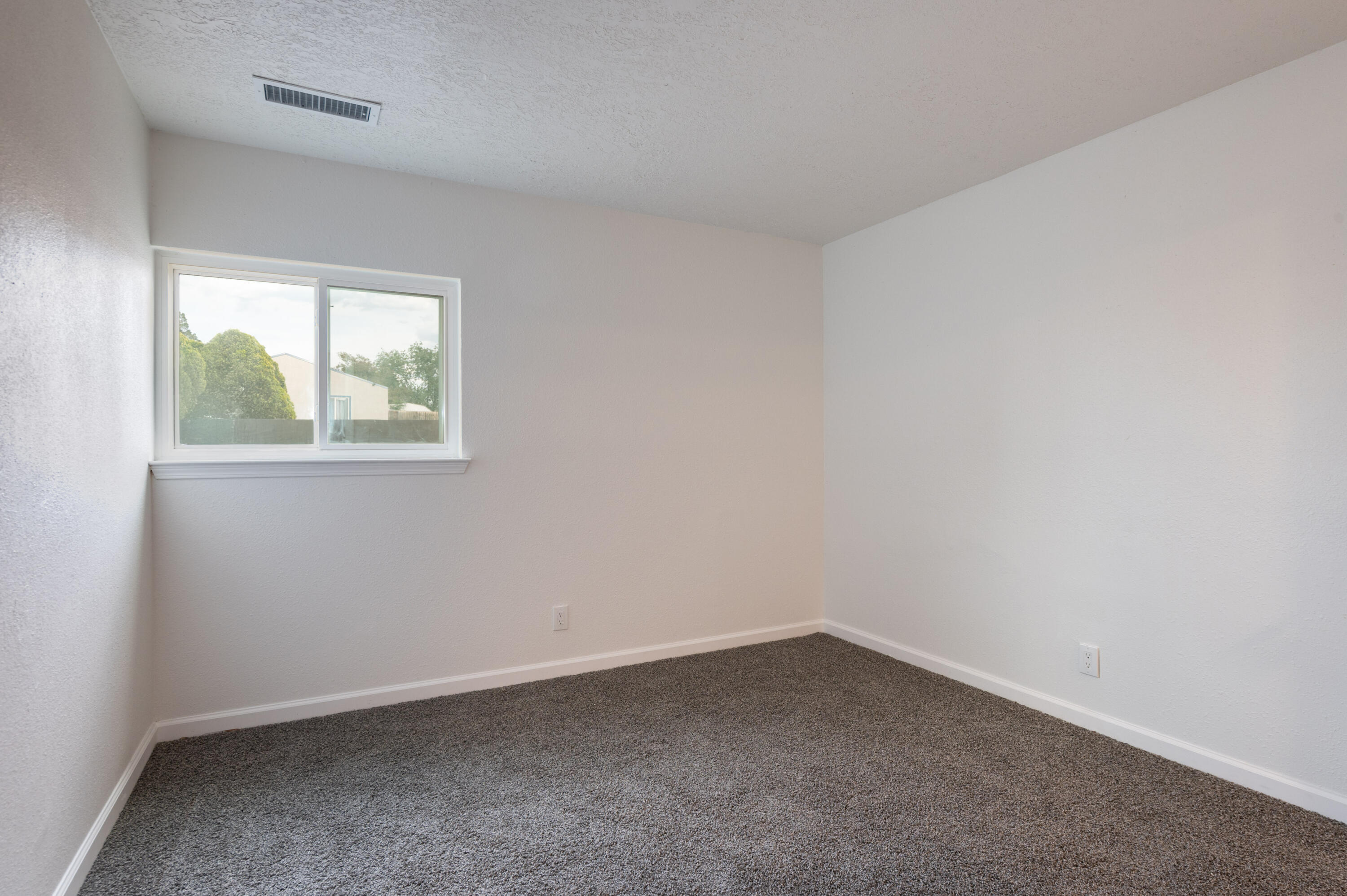 Photo 13 — 303 Oreja De Oro Drive SE