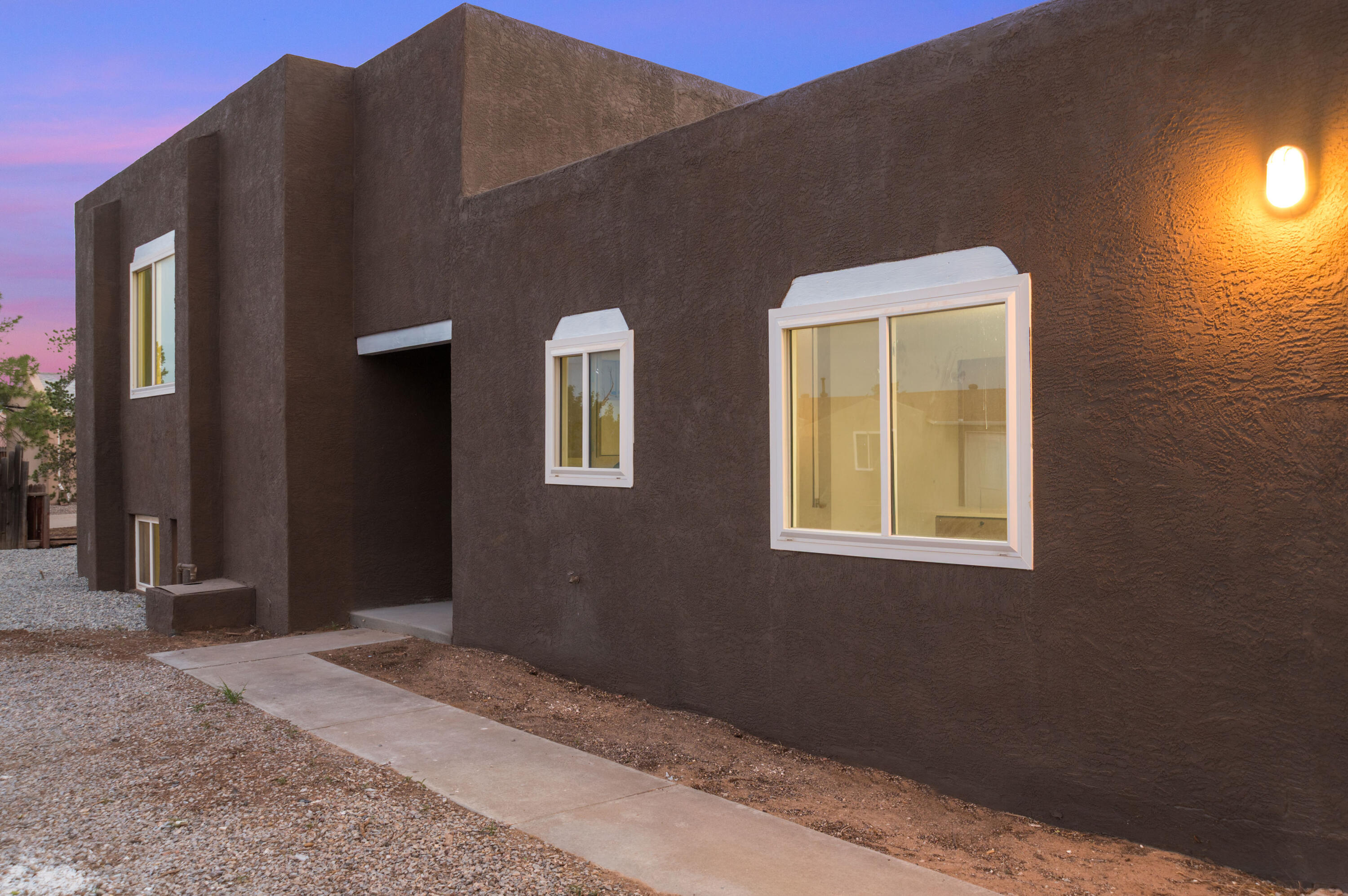 Photo 5 — 303 Oreja De Oro Drive SE