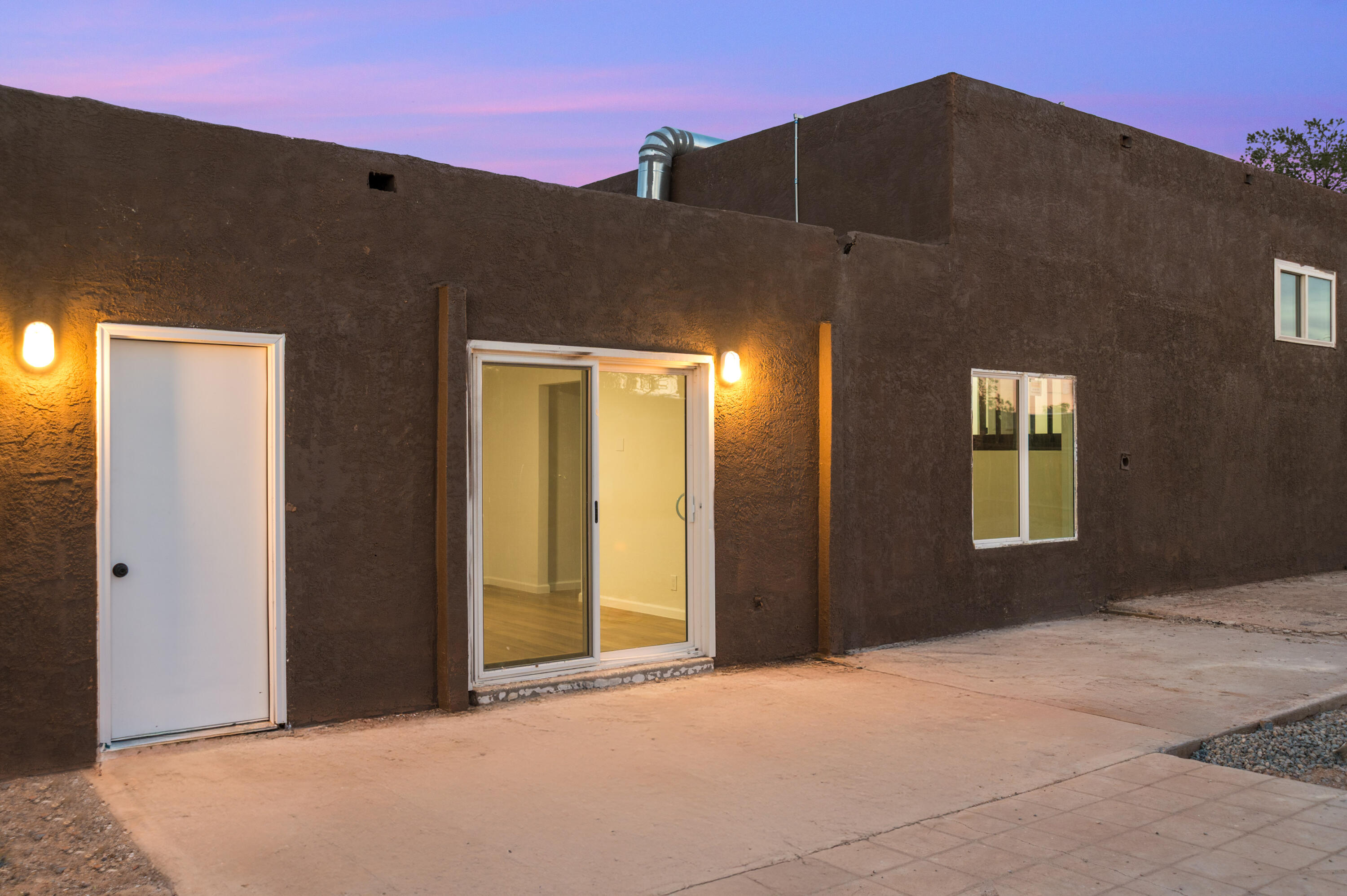 Photo 2 — 303 Oreja De Oro Drive SE