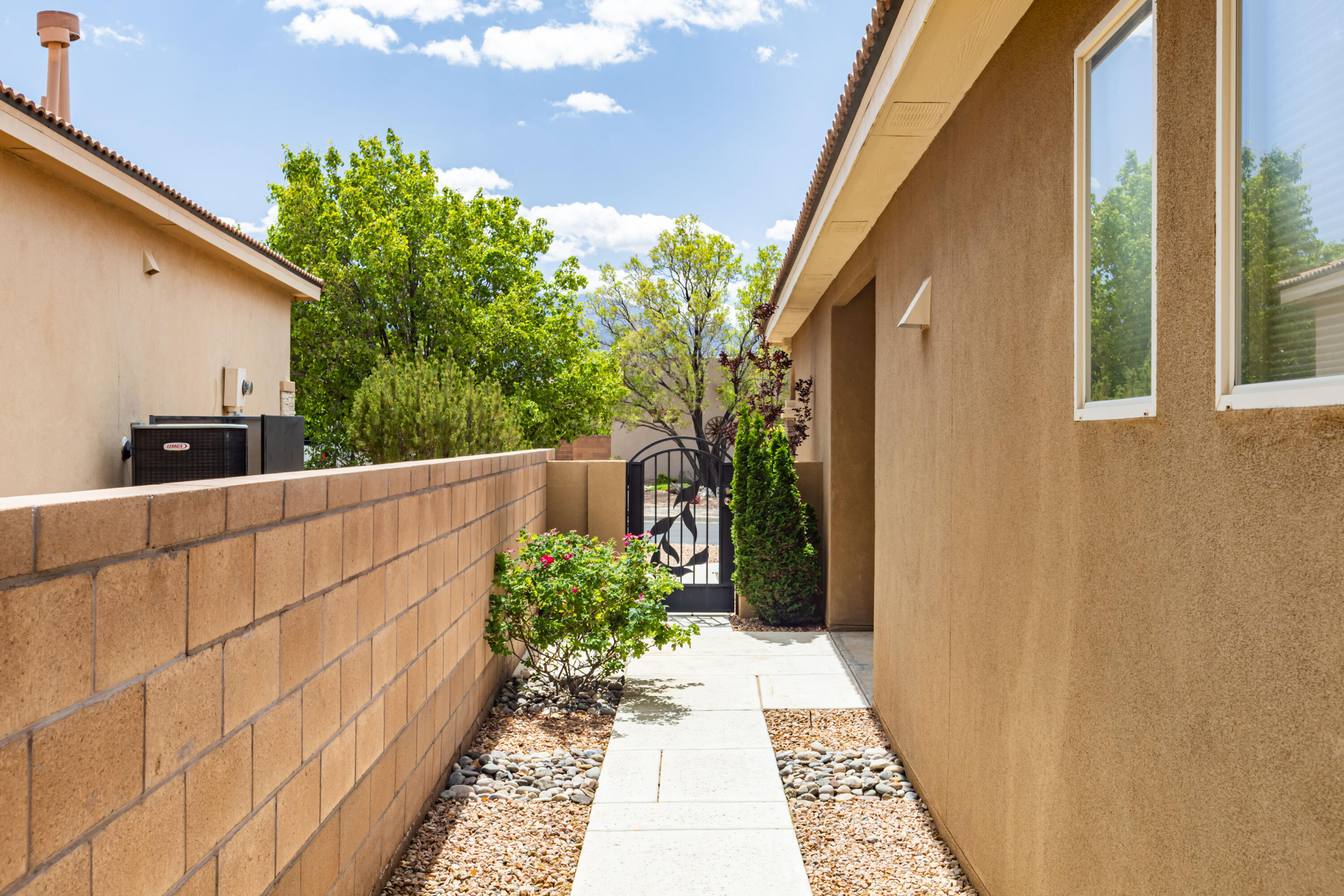 Photo 2 — 921 Purple Aster Drive