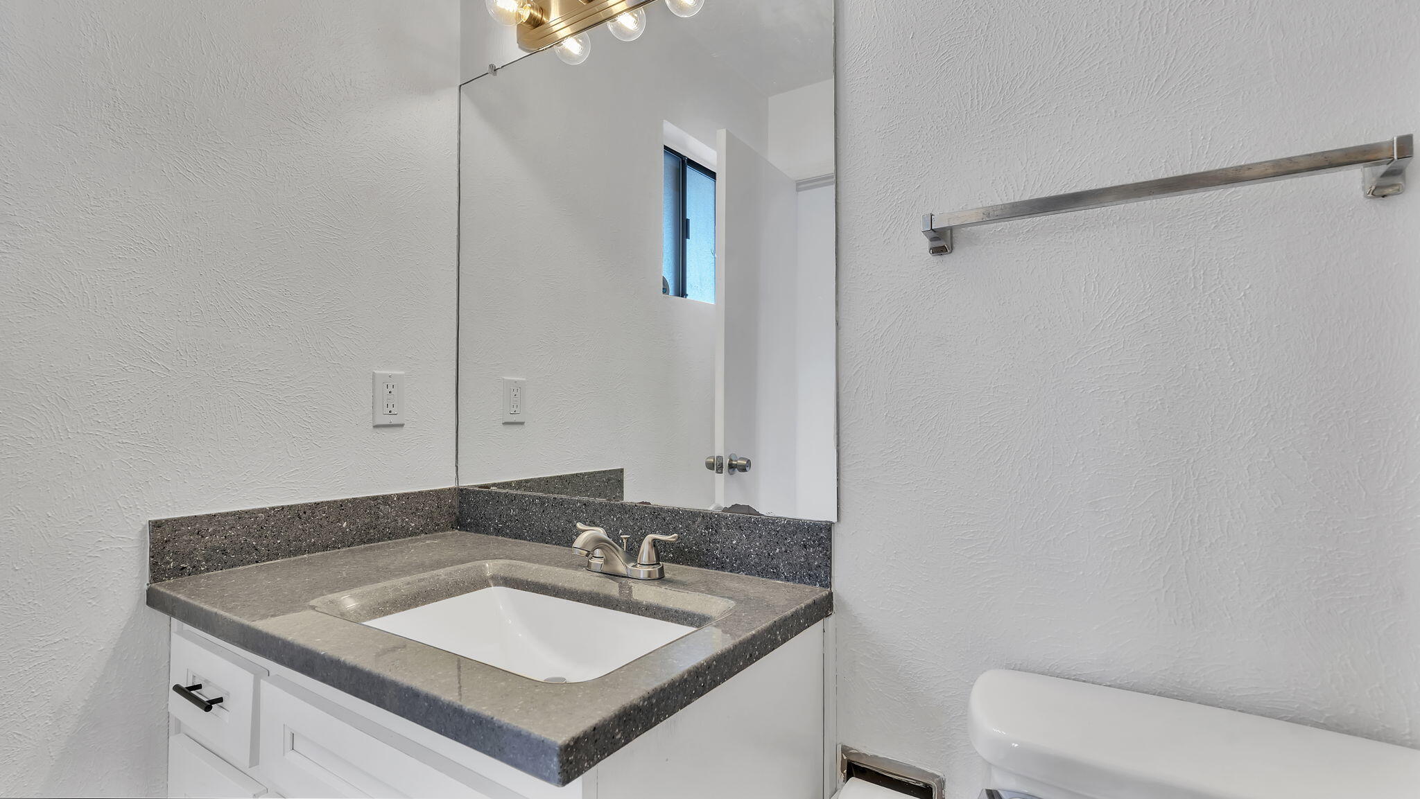 Photo 2 — 112 Hilton Avenue NW