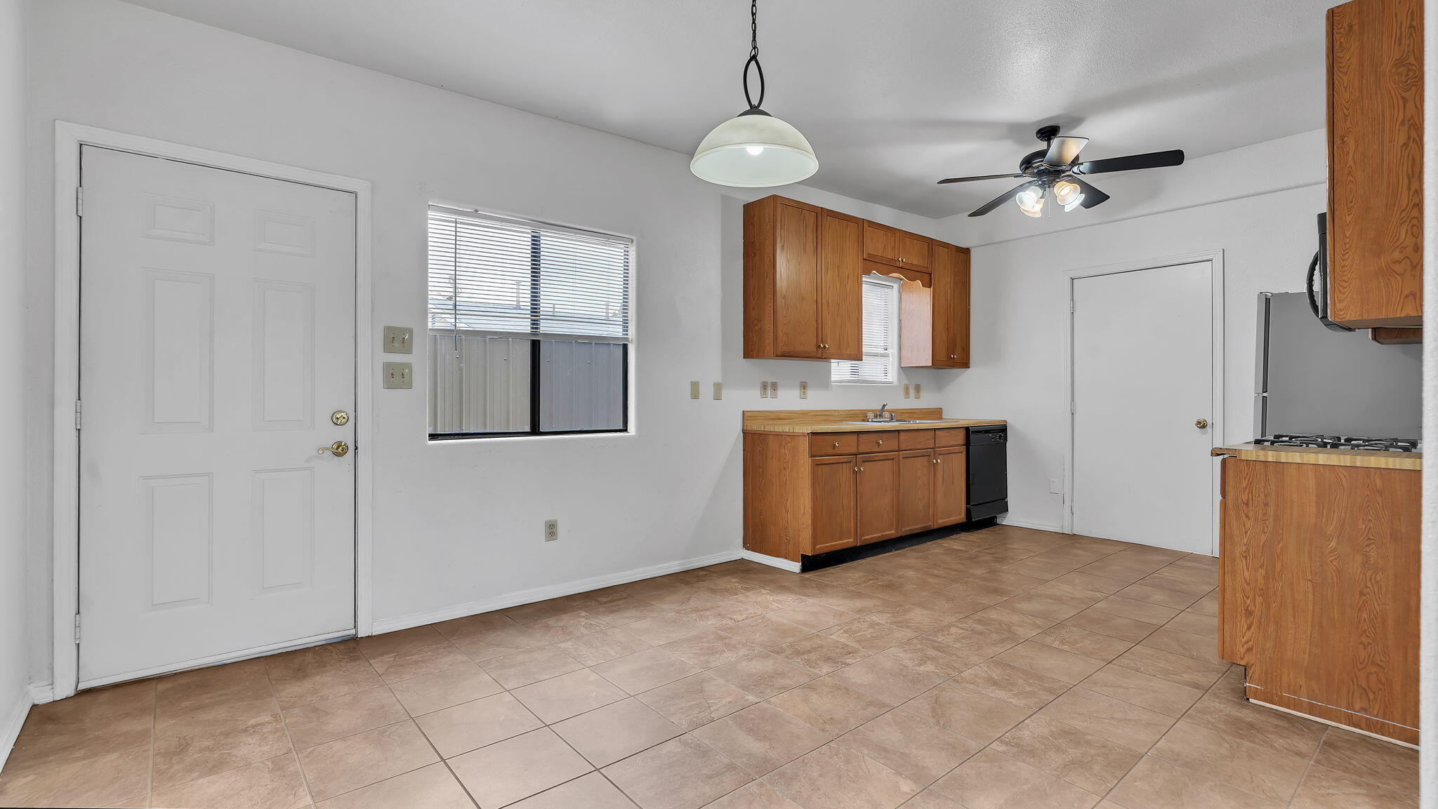 Photo 12 — 112 Hilton Avenue NW