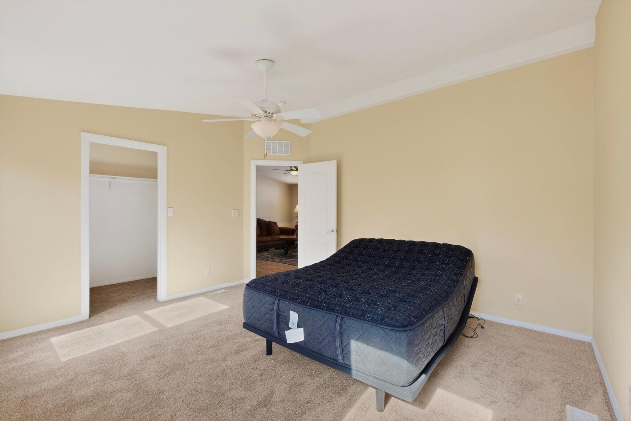 Photo 11 — 214 Sunrise Bluffs Drive