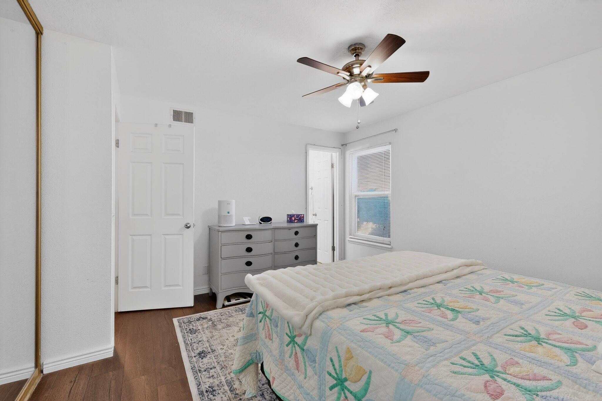 Photo 10 — 3859 Montgomery Boulevard NE APT 1322