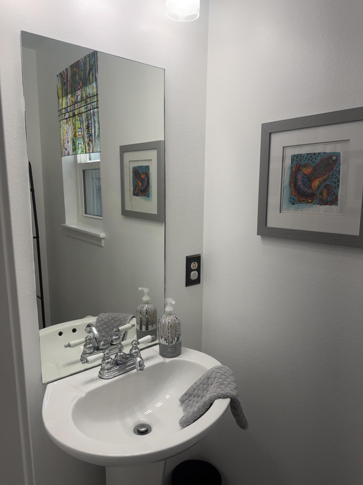 Photo 5 — 909 Tilden Street