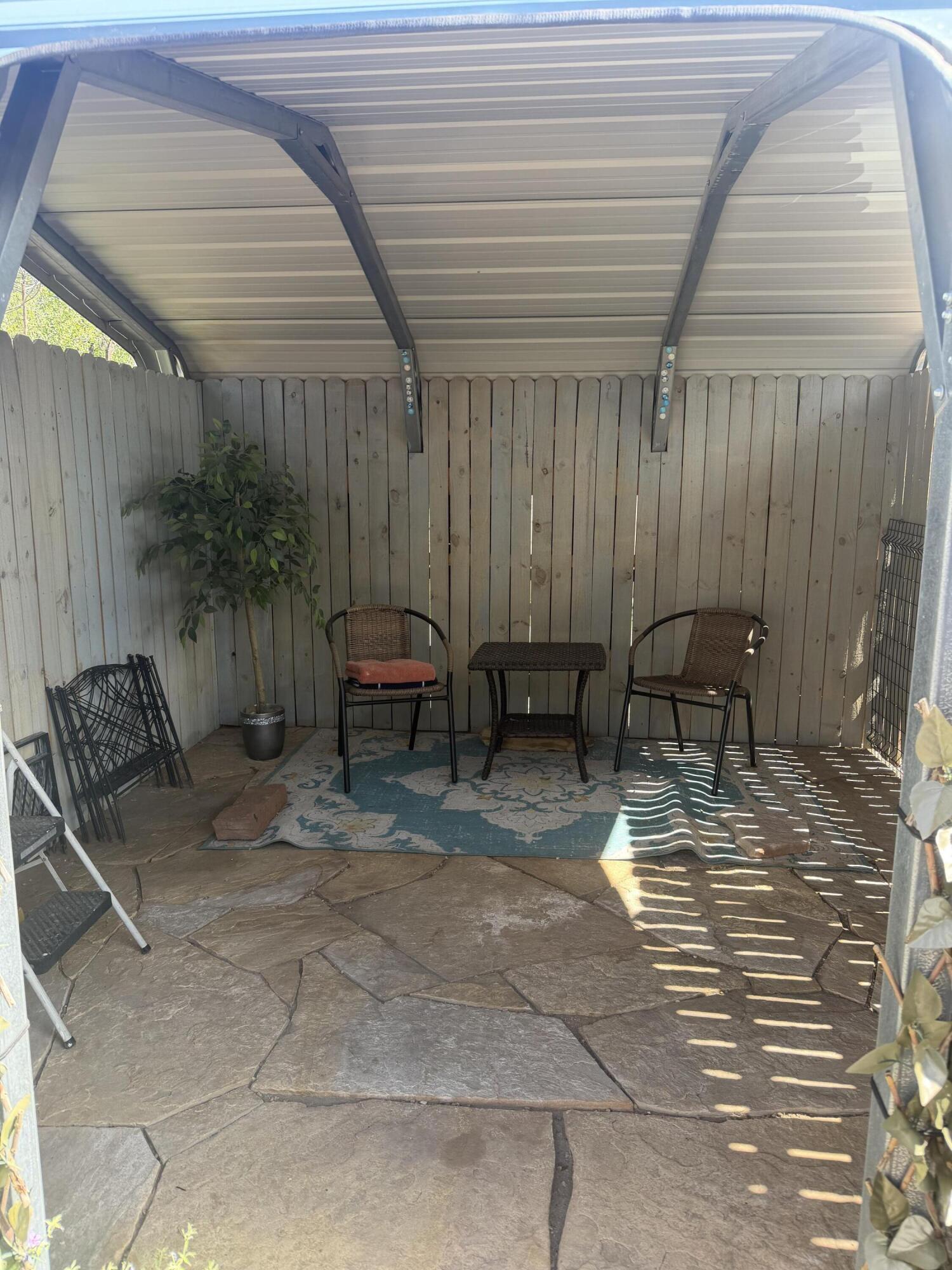 Photo 4 — 909 Tilden Street