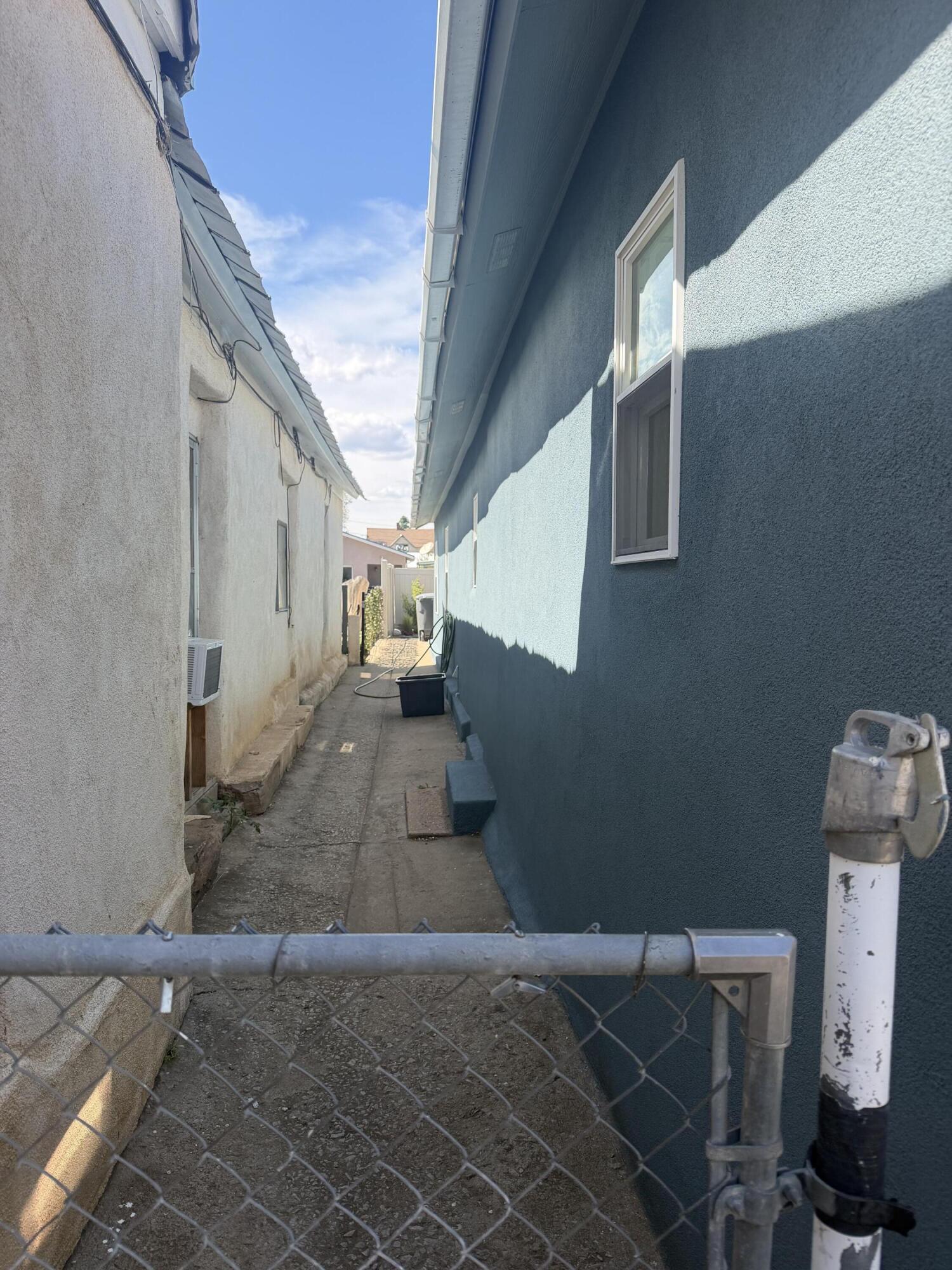 Photo 2 — 909 Tilden Street