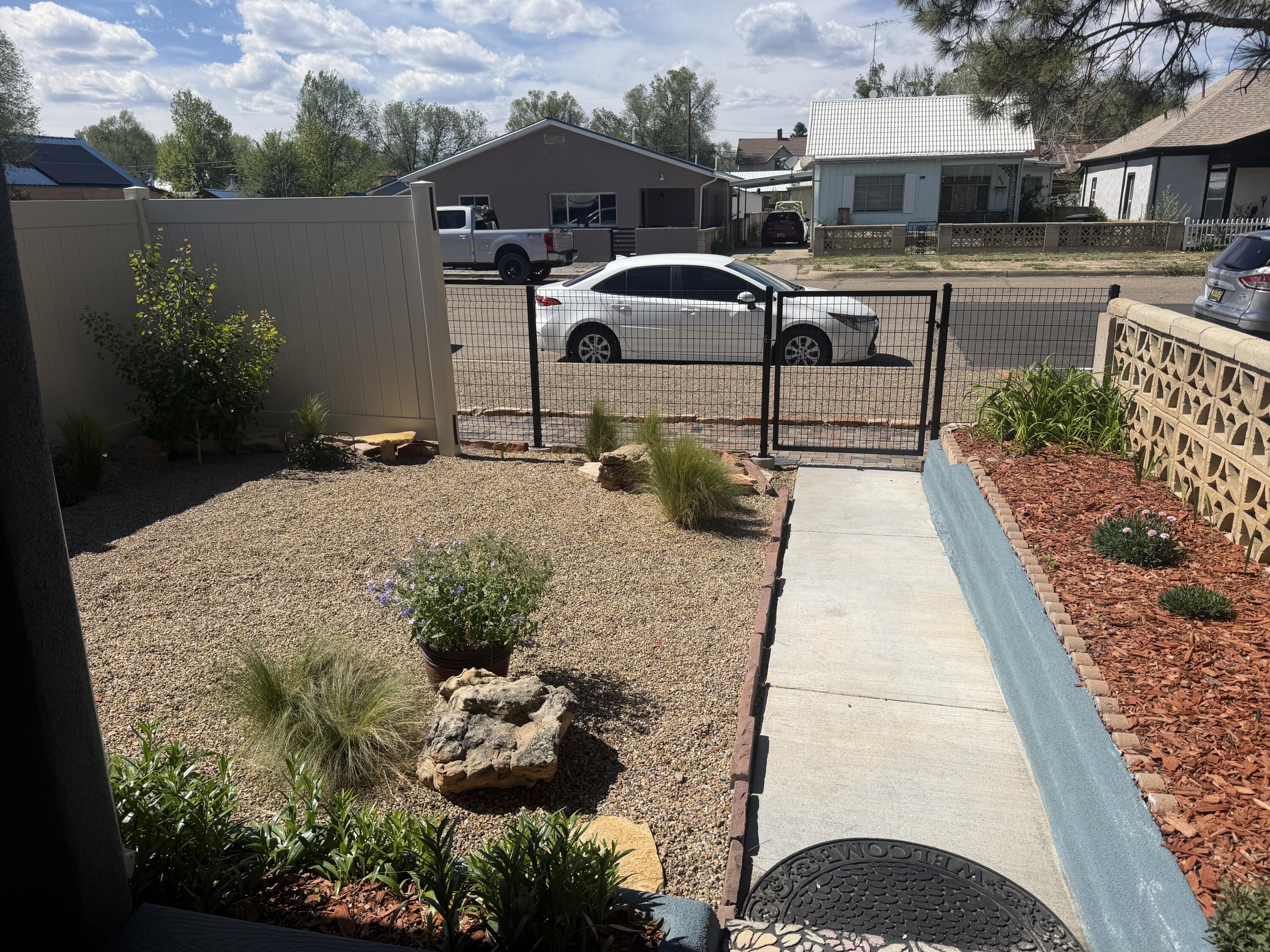 Photo 17 — 909 Tilden Street