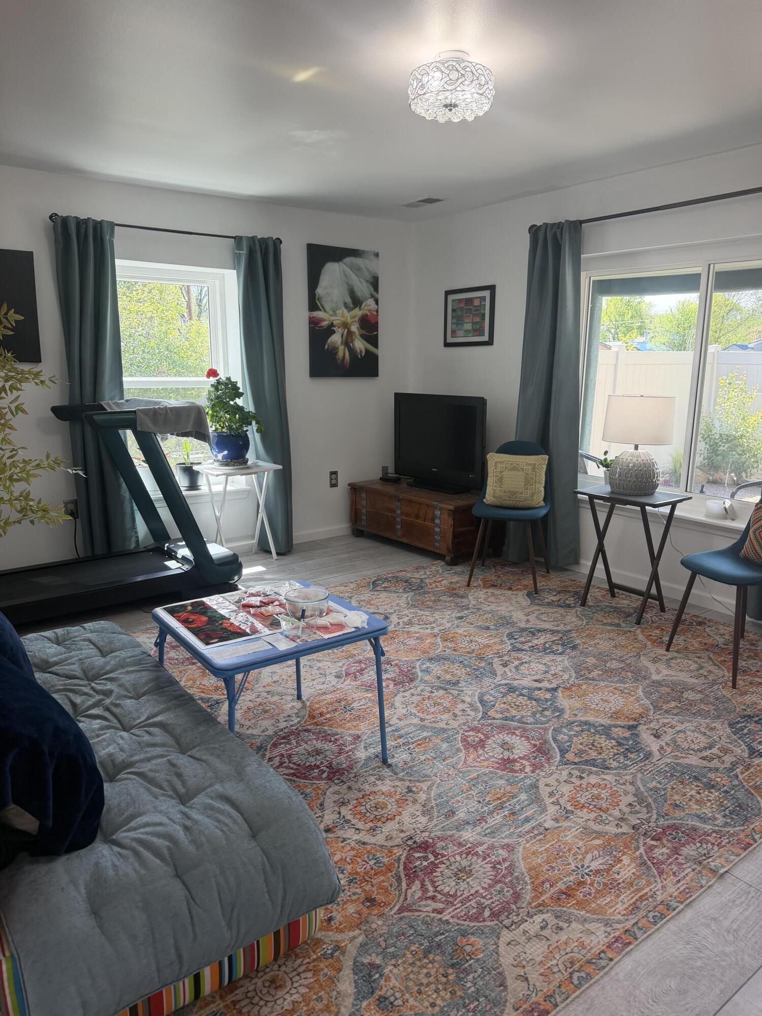 Photo 15 — 909 Tilden Street