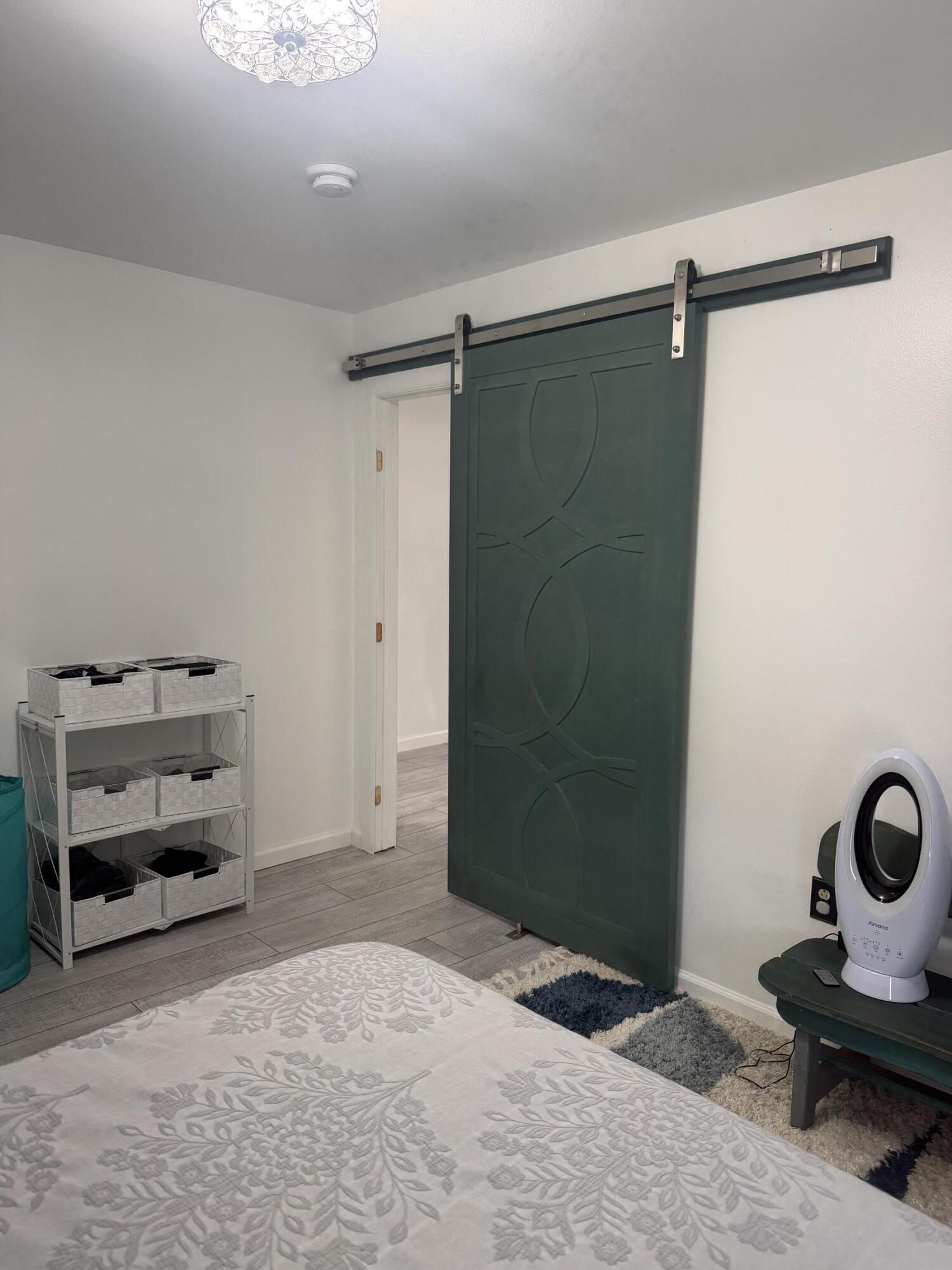 Photo 12 — 909 Tilden Street