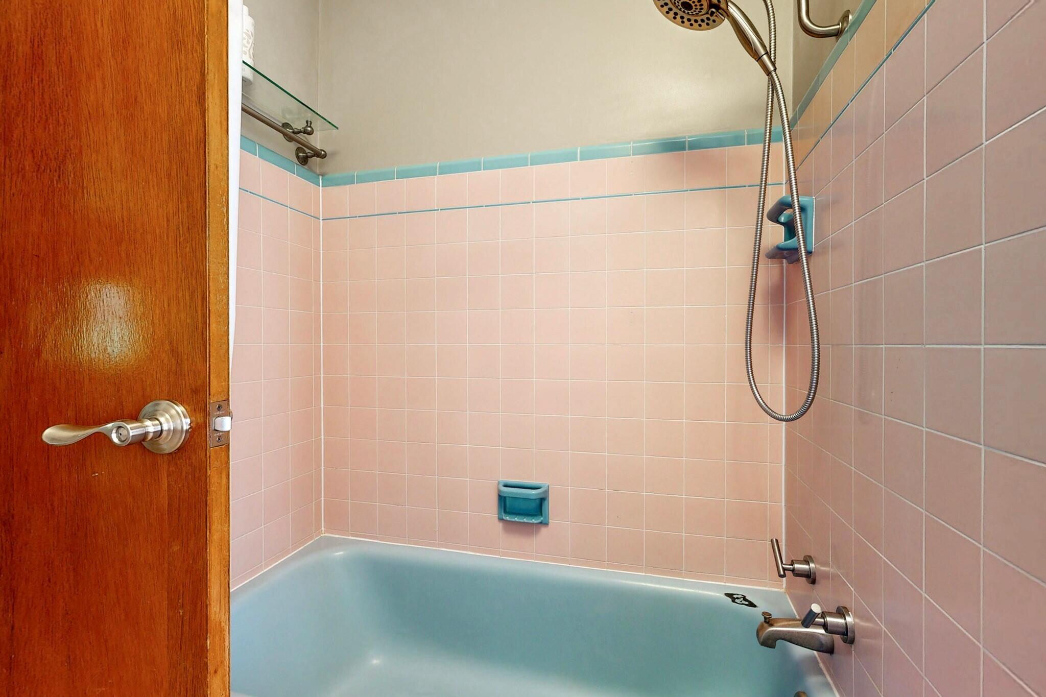 Photo 20 — 806 Hermosa Drive NE