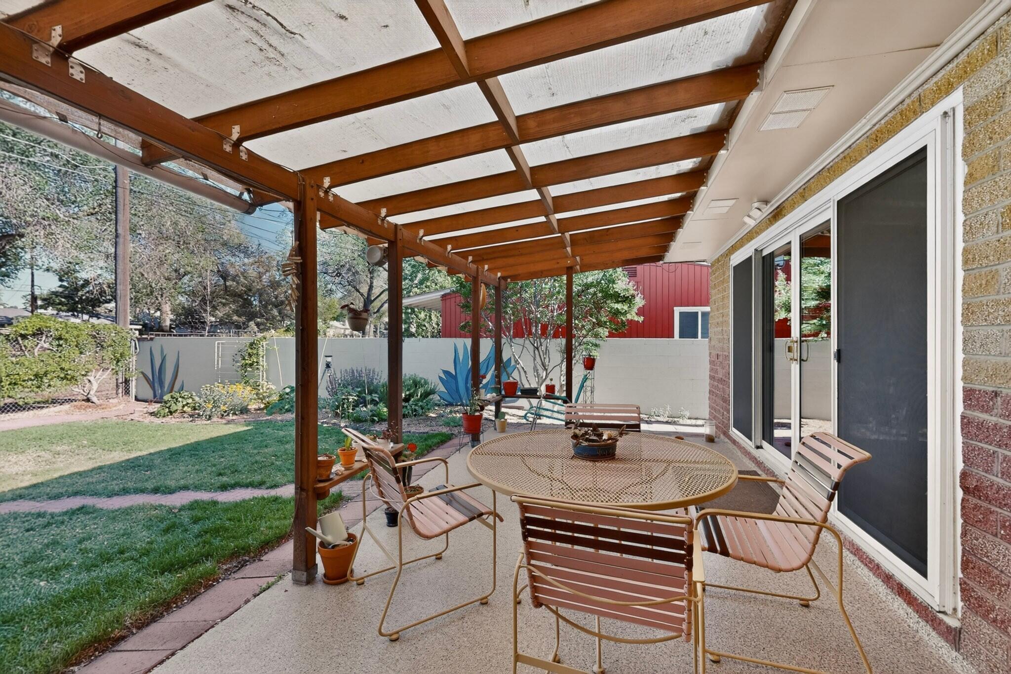 Photo 15 — 806 Hermosa Drive NE