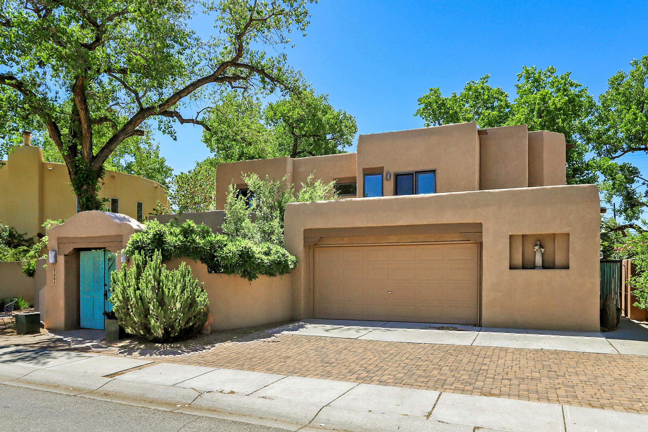 3004 Calle De Alamo NW