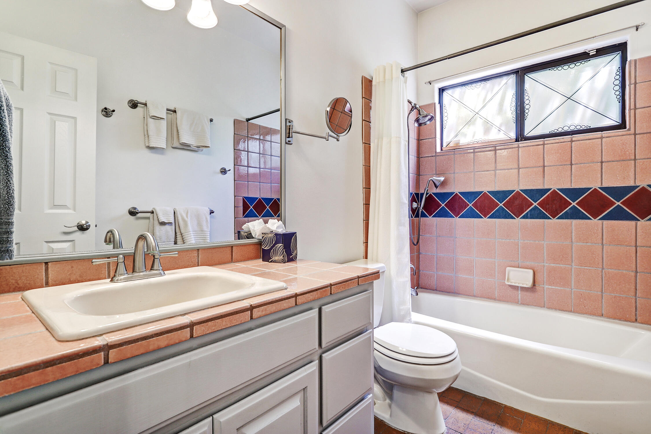 Photo 4 — 3004 Calle De Alamo NW