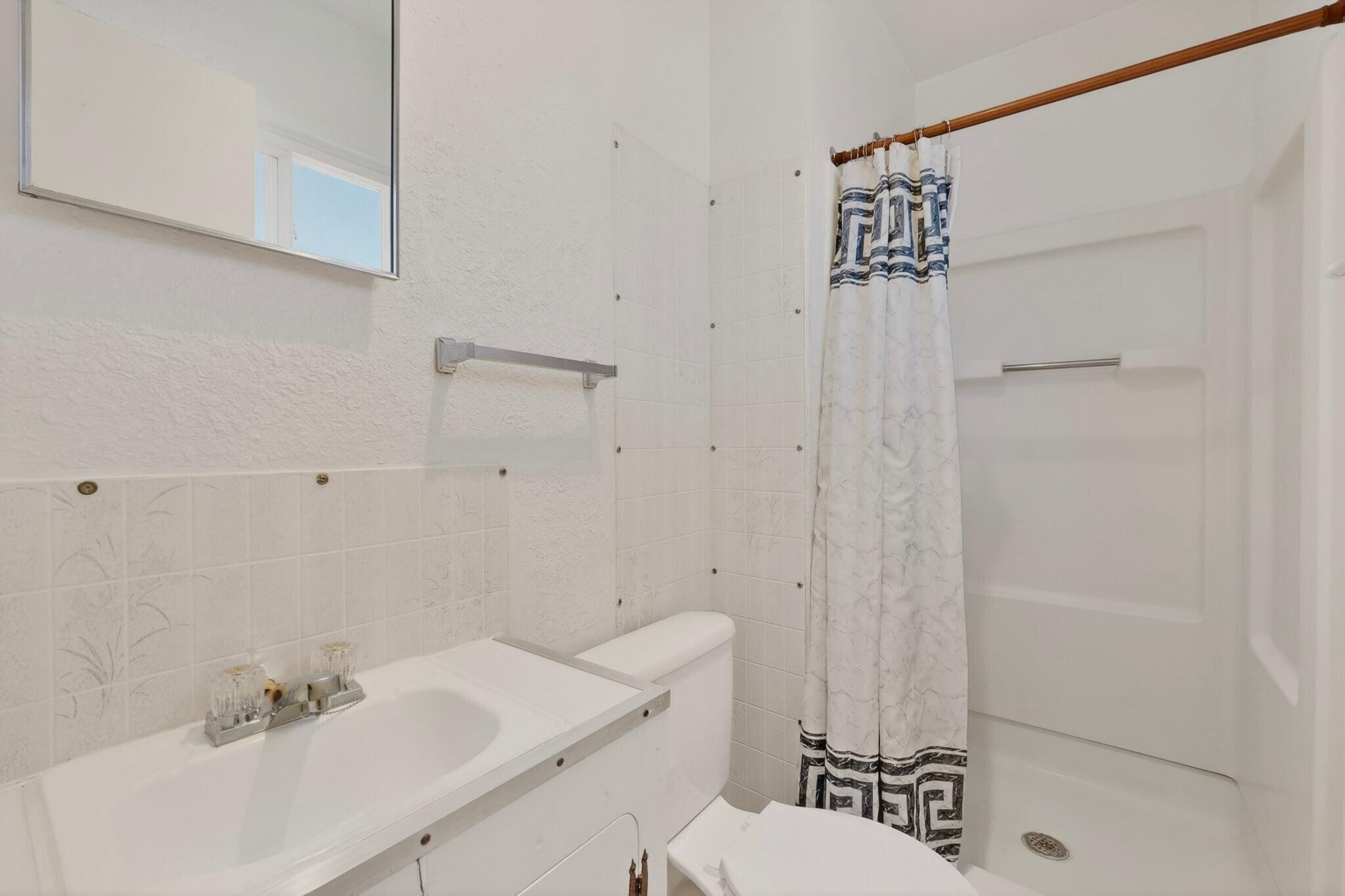 Photo 14 — 844 Clovis Avenue