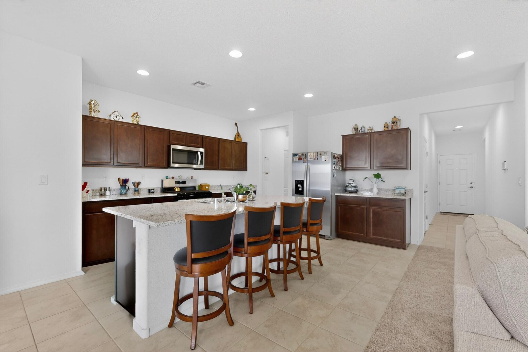Photo 14 — 212 Prism Avenue SW