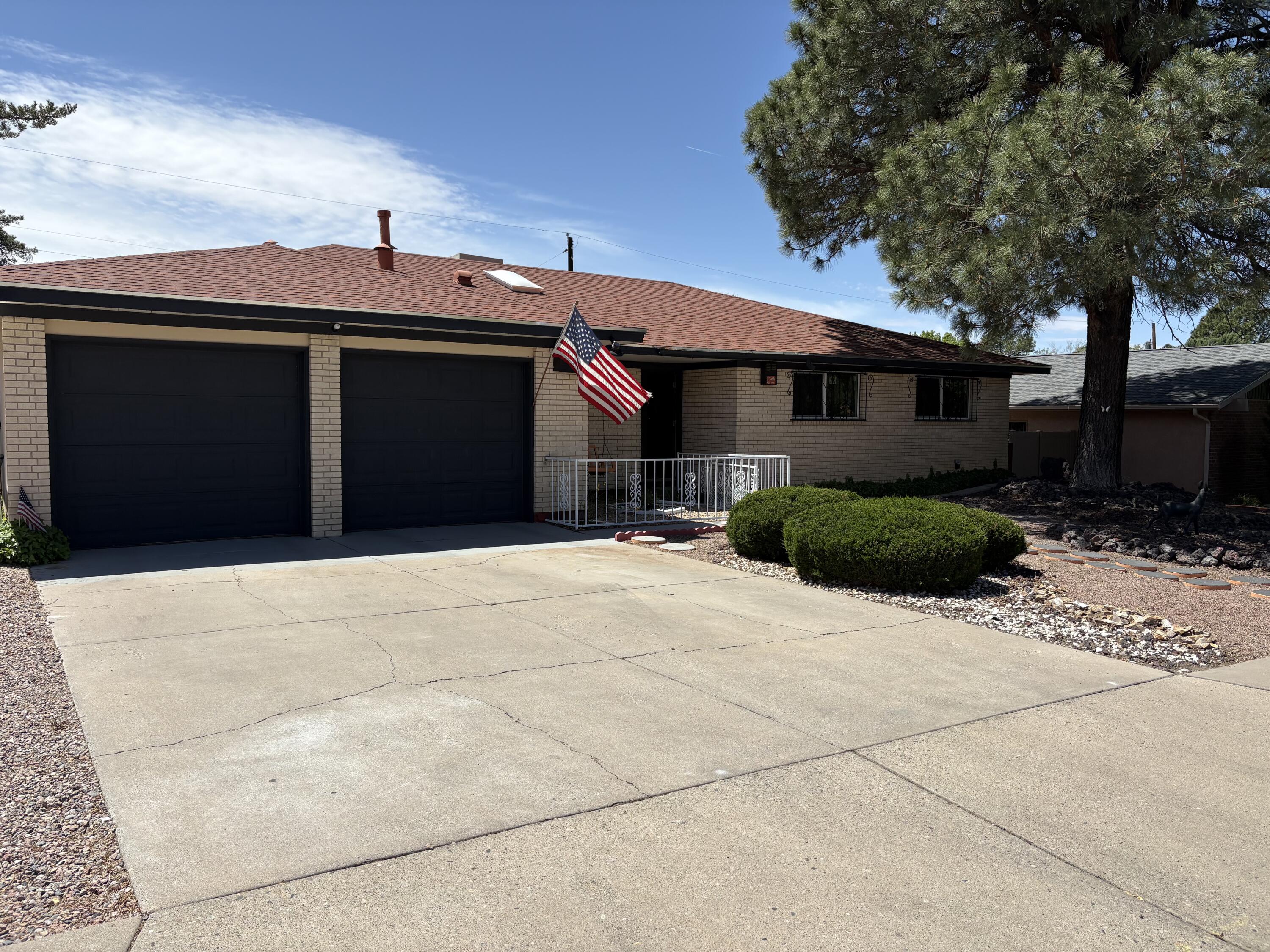 7700 Palo Duro Avenue NE, Albuquerque, NM 87110