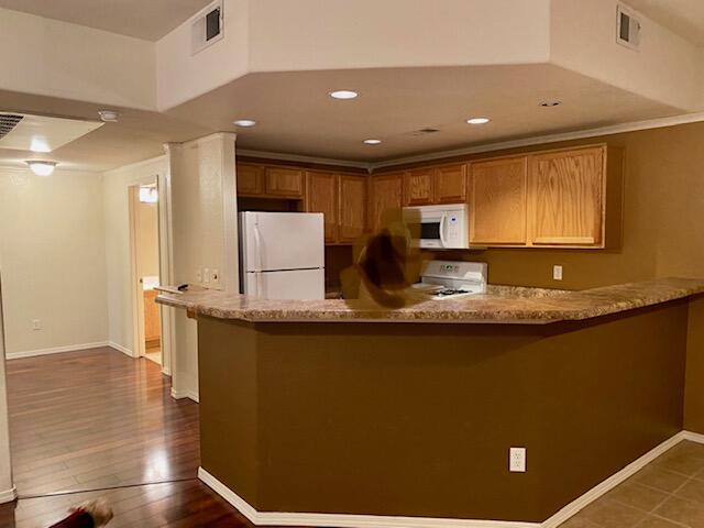 Photo 7 — 6800 Vista Del Norte Drive NE 622