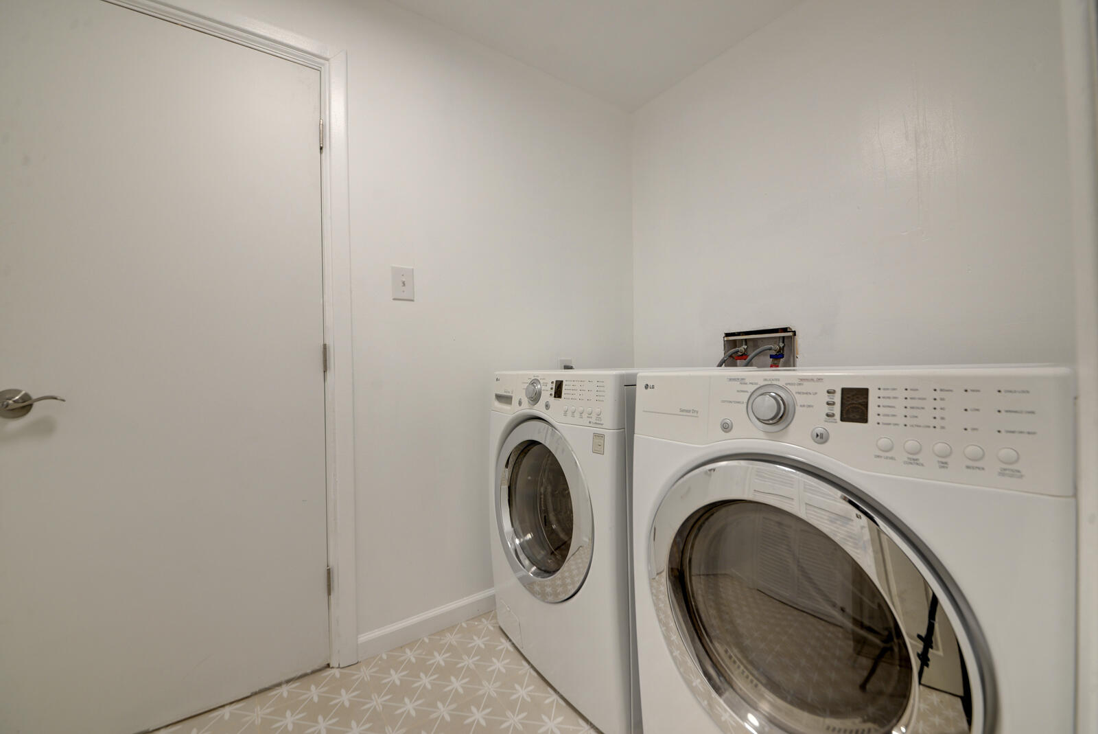 Photo 12 — 324 Chula Vista Place NE