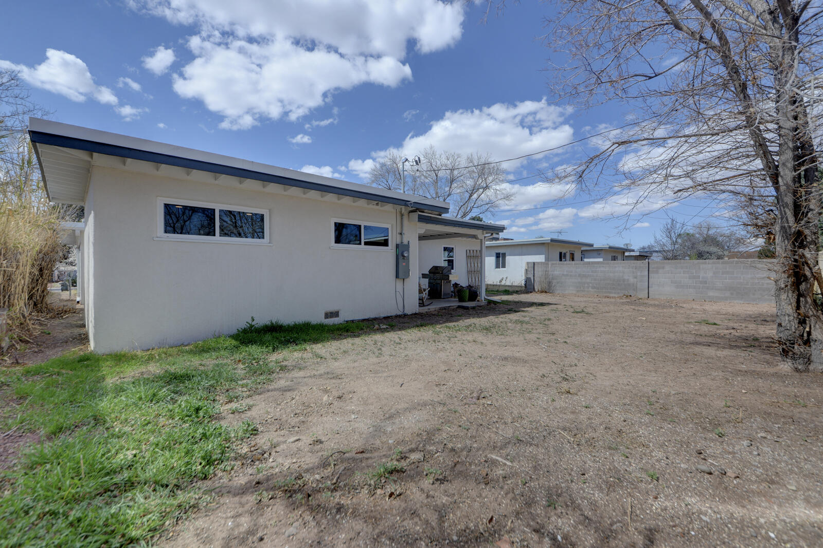 Photo 13 — 324 Chula Vista Place NE