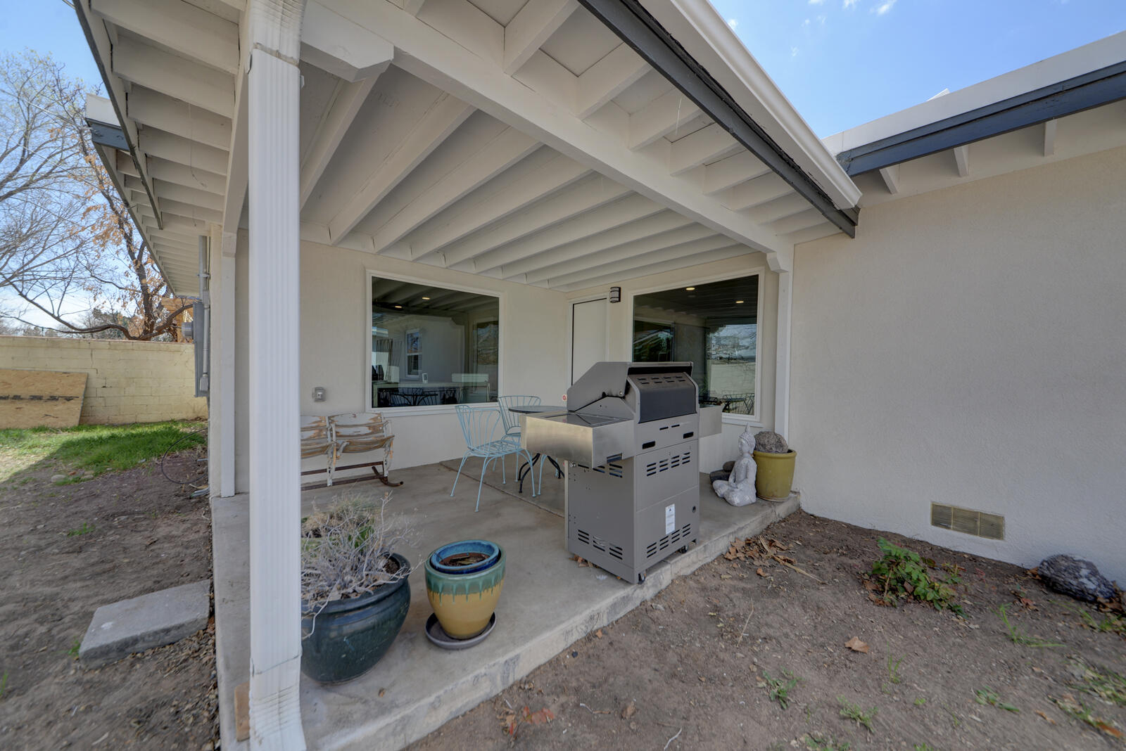 Photo 3 — 324 Chula Vista Place NE