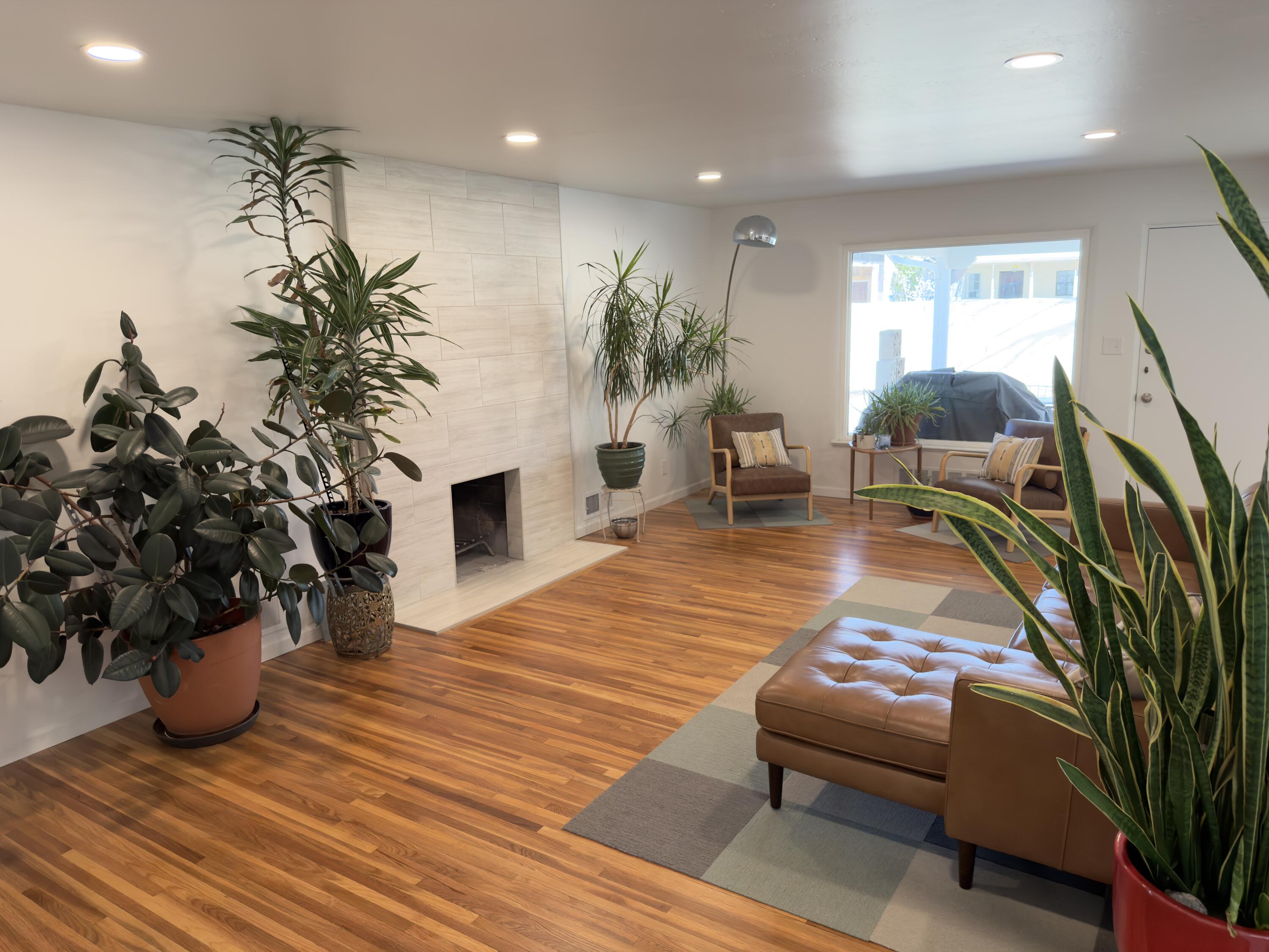 Photo 14 — 324 Chula Vista Place NE